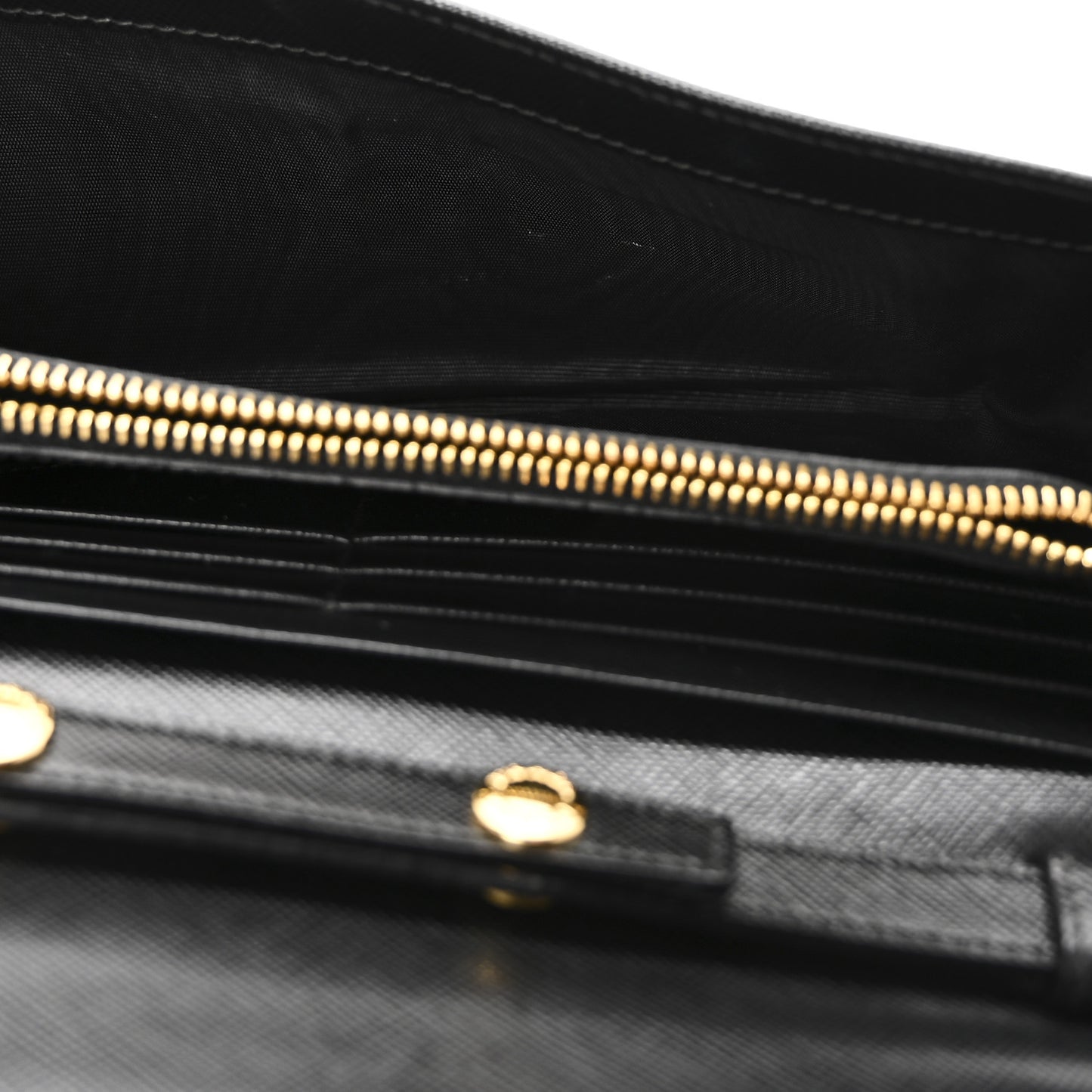 Saffiano Metal Oro Chain Wallet Black