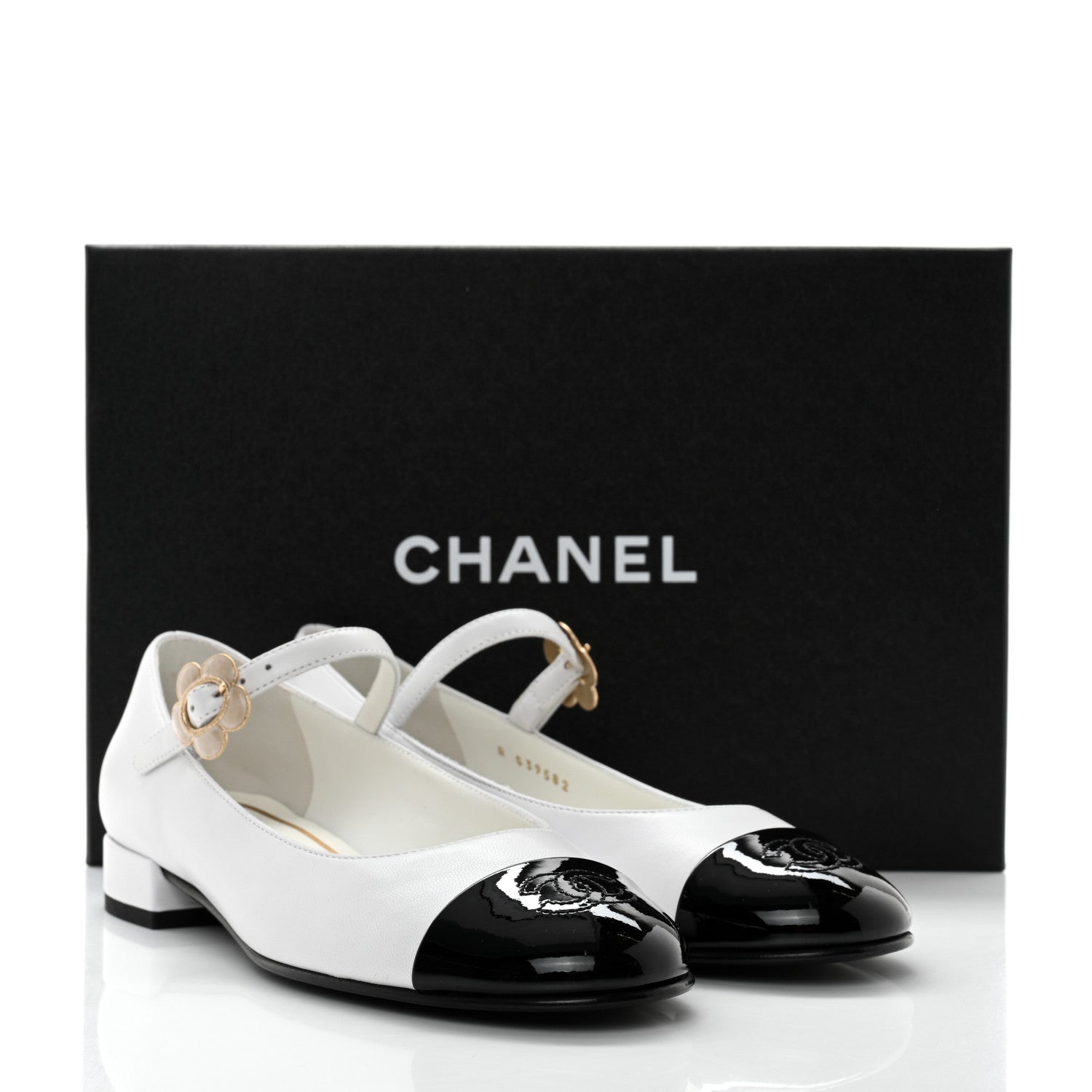 Chanel Patent Lambskin Mary Jane Flats 37.5 White Black 9 of 9