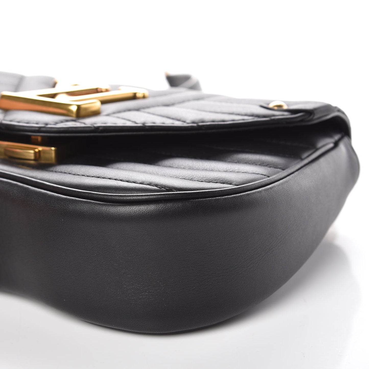 Calfskin New Wave Chain PM Black