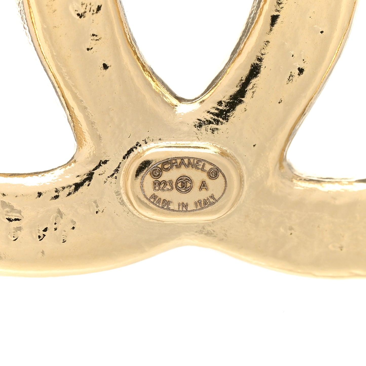 Metal CC Brooch Gold