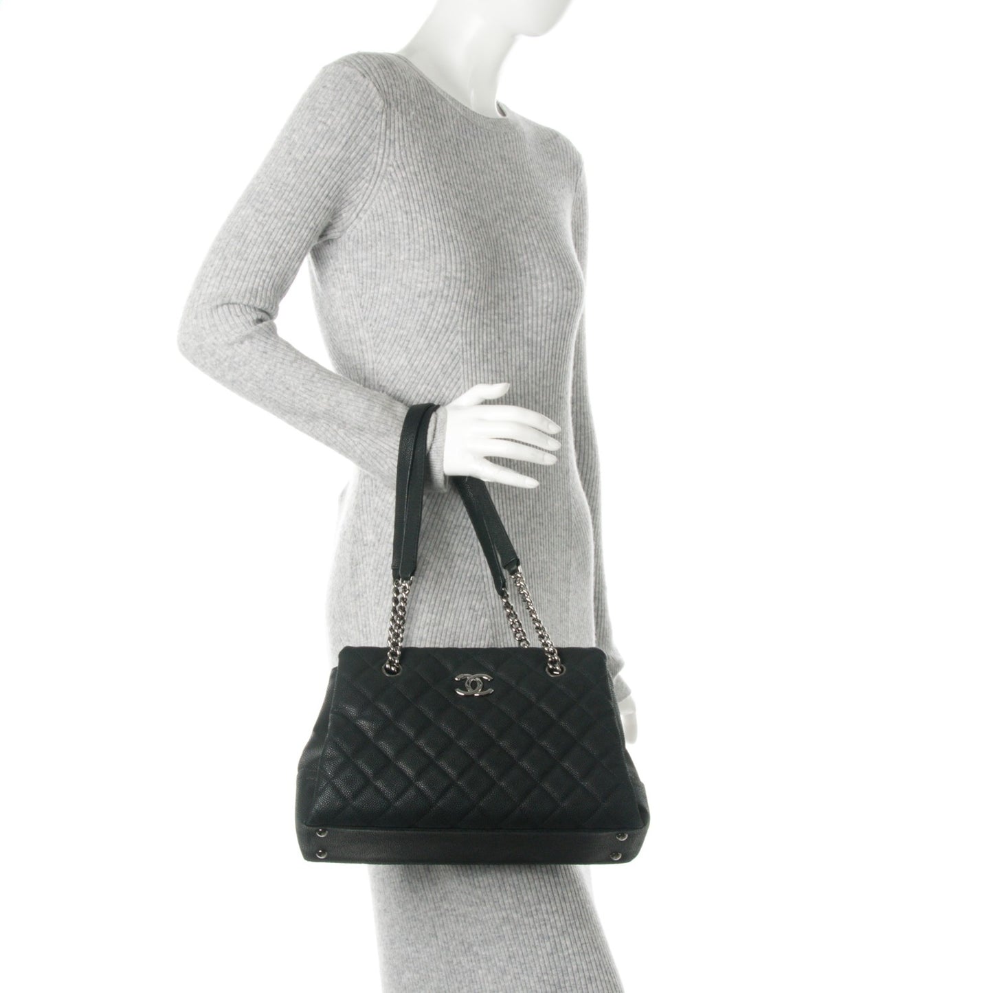 Iridescent Caviar Quilted Lady Pearly Tote Black