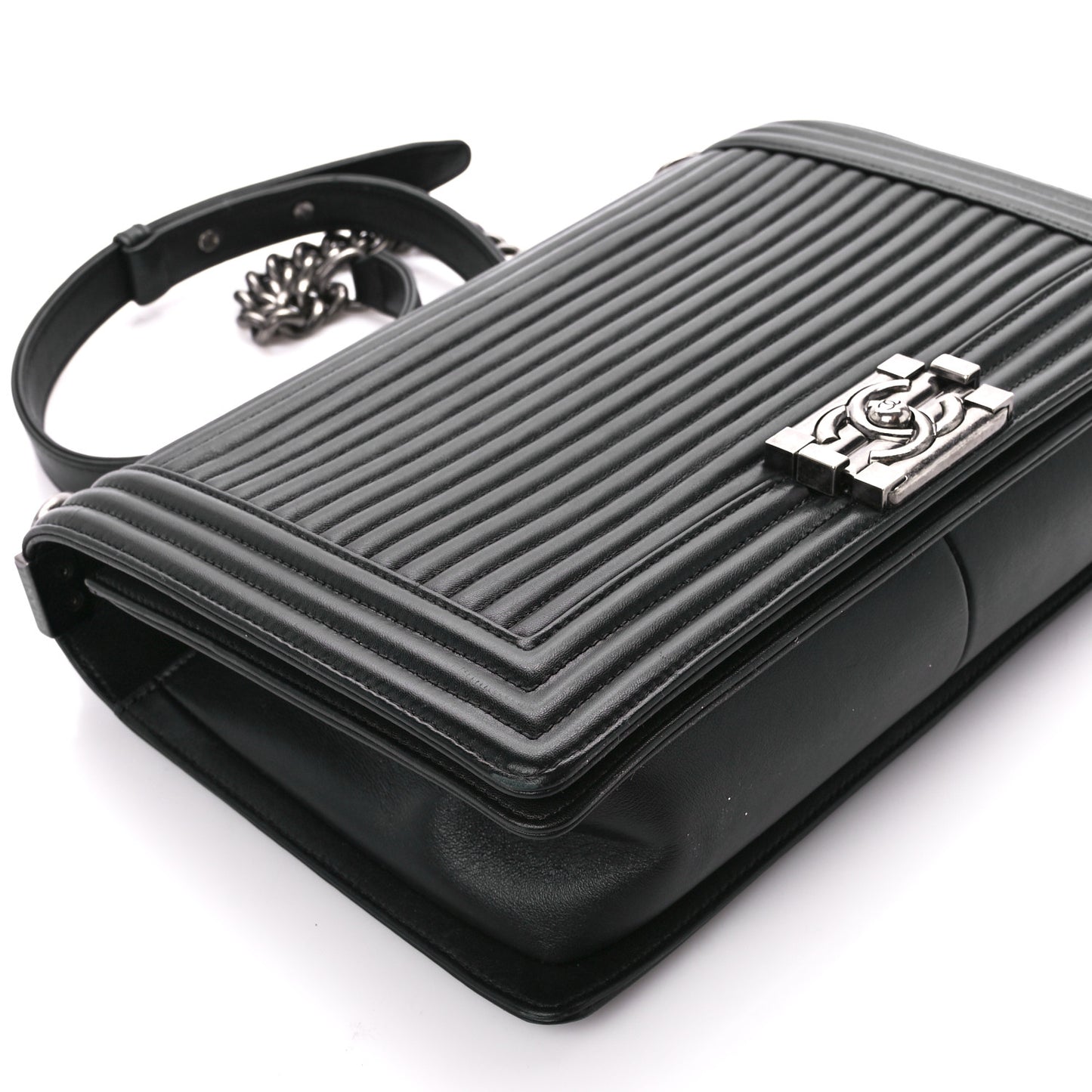 Calfskin Horizontal Quilted New Medium Boy Flap Black