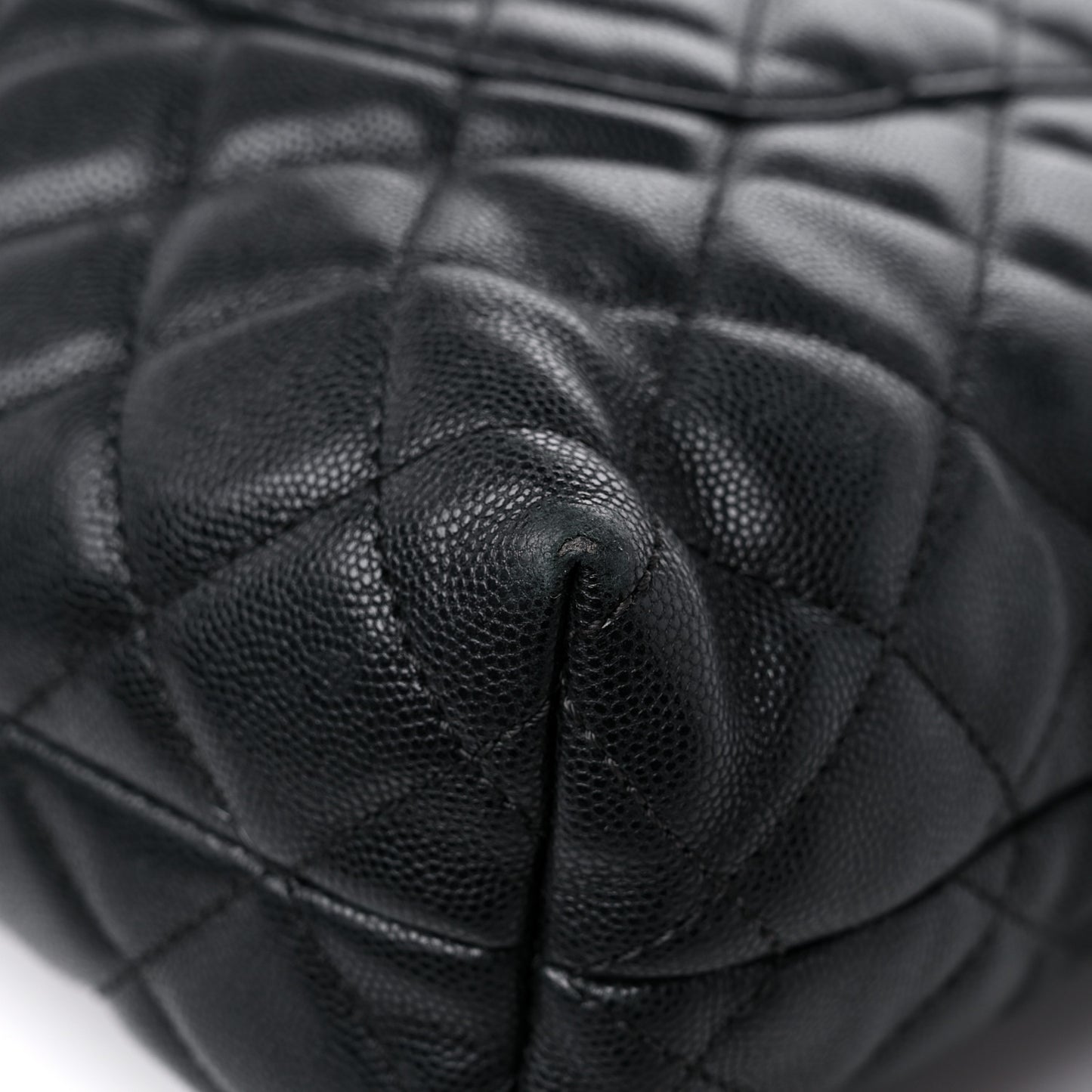 Caviar Quilted Urban Delight Tote Black
