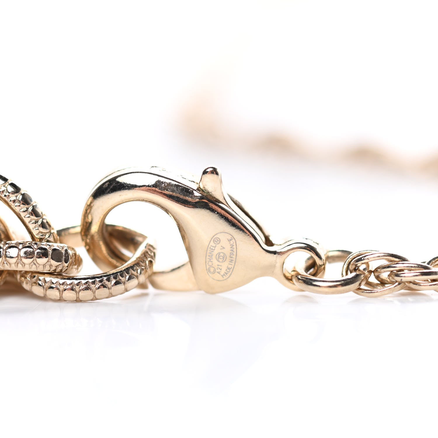 Chanel Pearl CC Round Pendant Necklace Gold 4 of 4