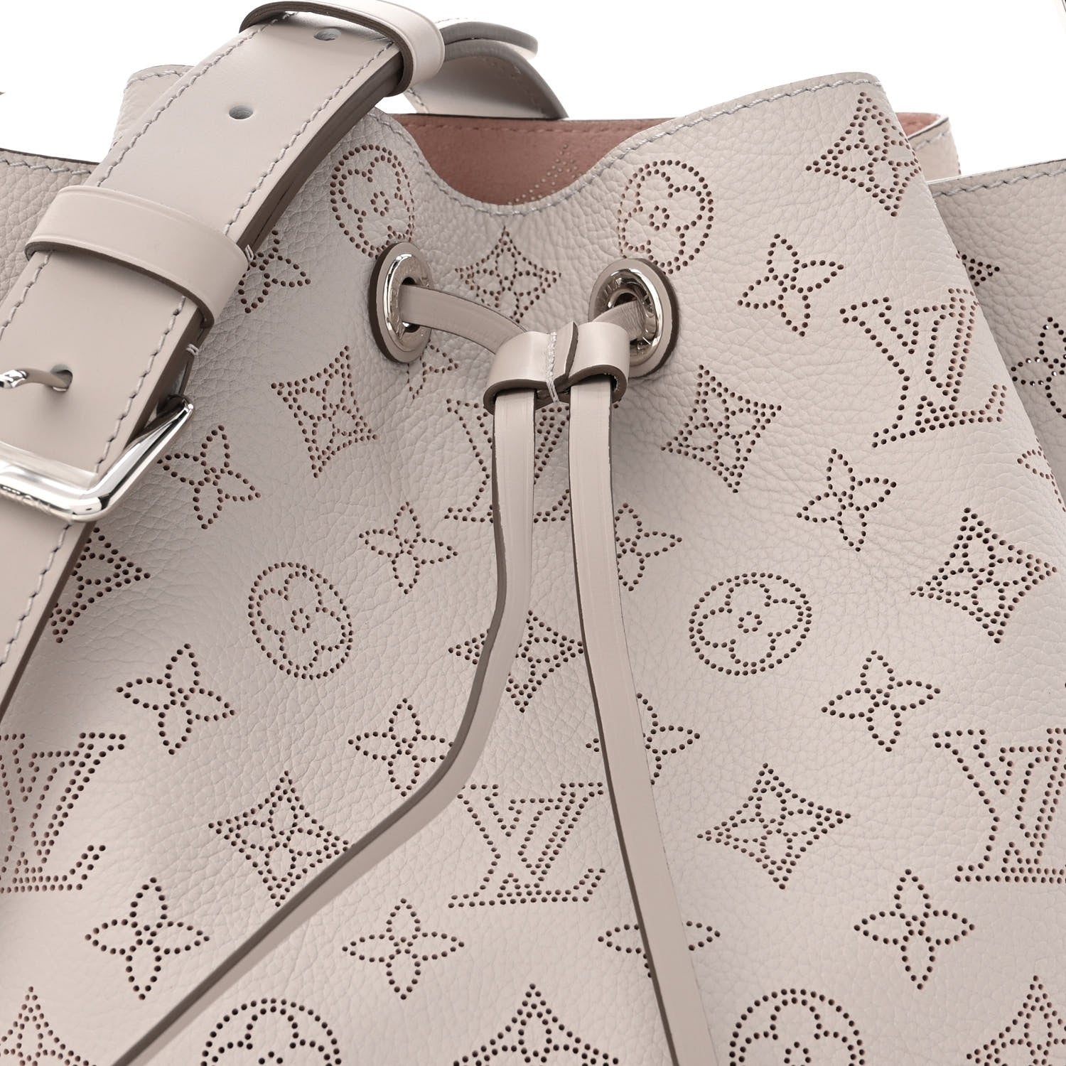 Louis Vuitton Mahina Muria Brume 7 of 9