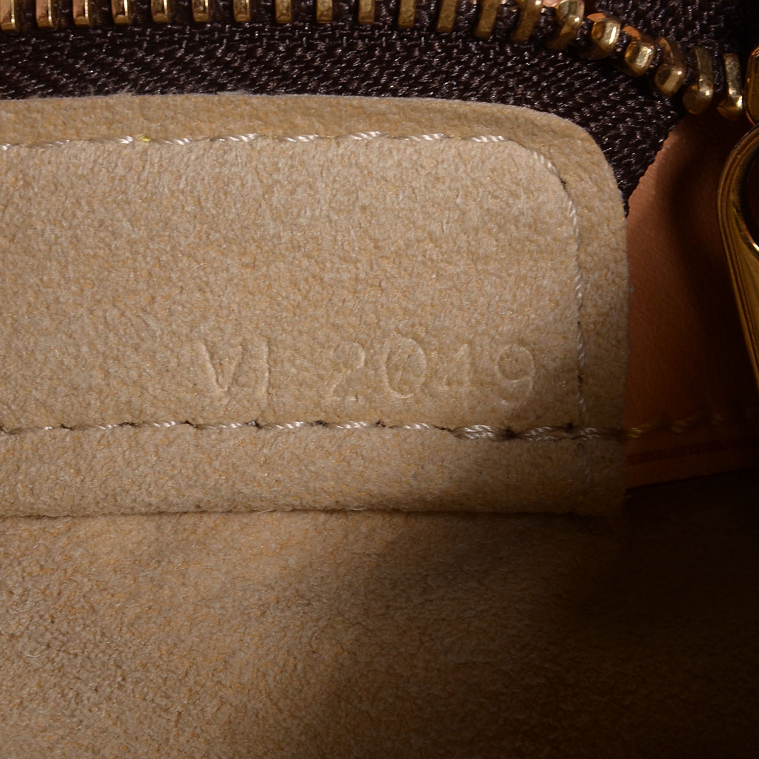 Louis Vuitton Monogram Bowtie PM 6 of 7