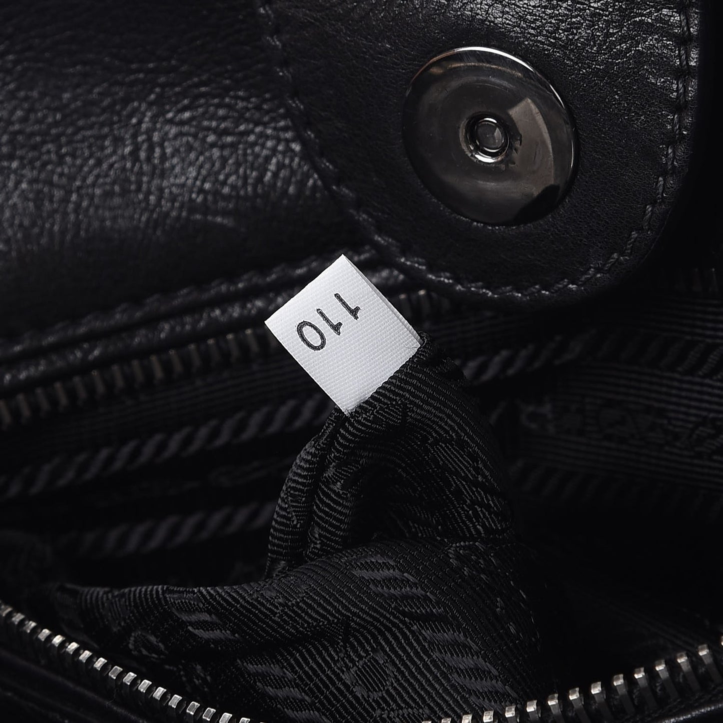 Glace Calf Bi-Color Twin Pocket Tote Pomice Black