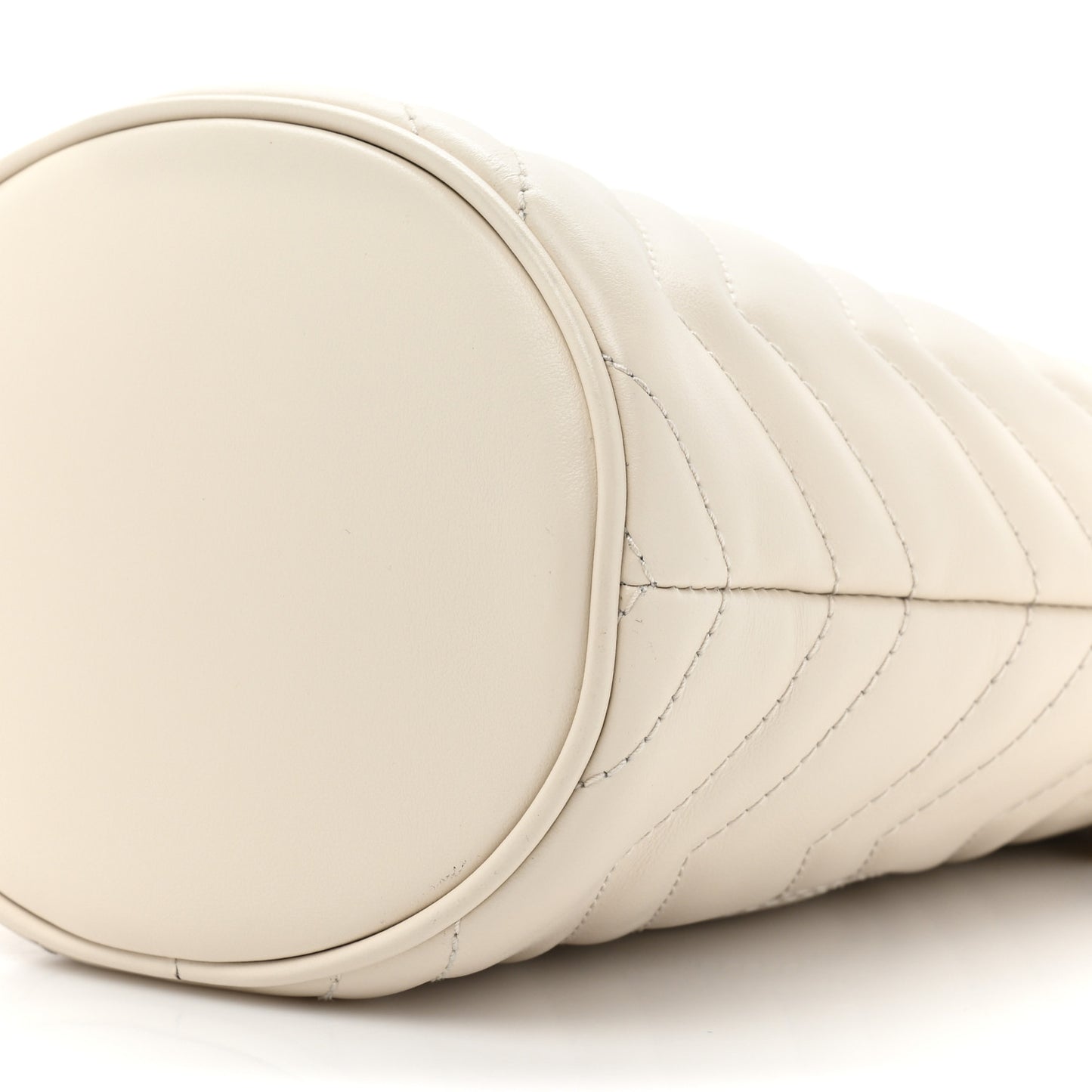 Calfskin Matelasse Mini GG Marmont 2.0 Bucket Bag White