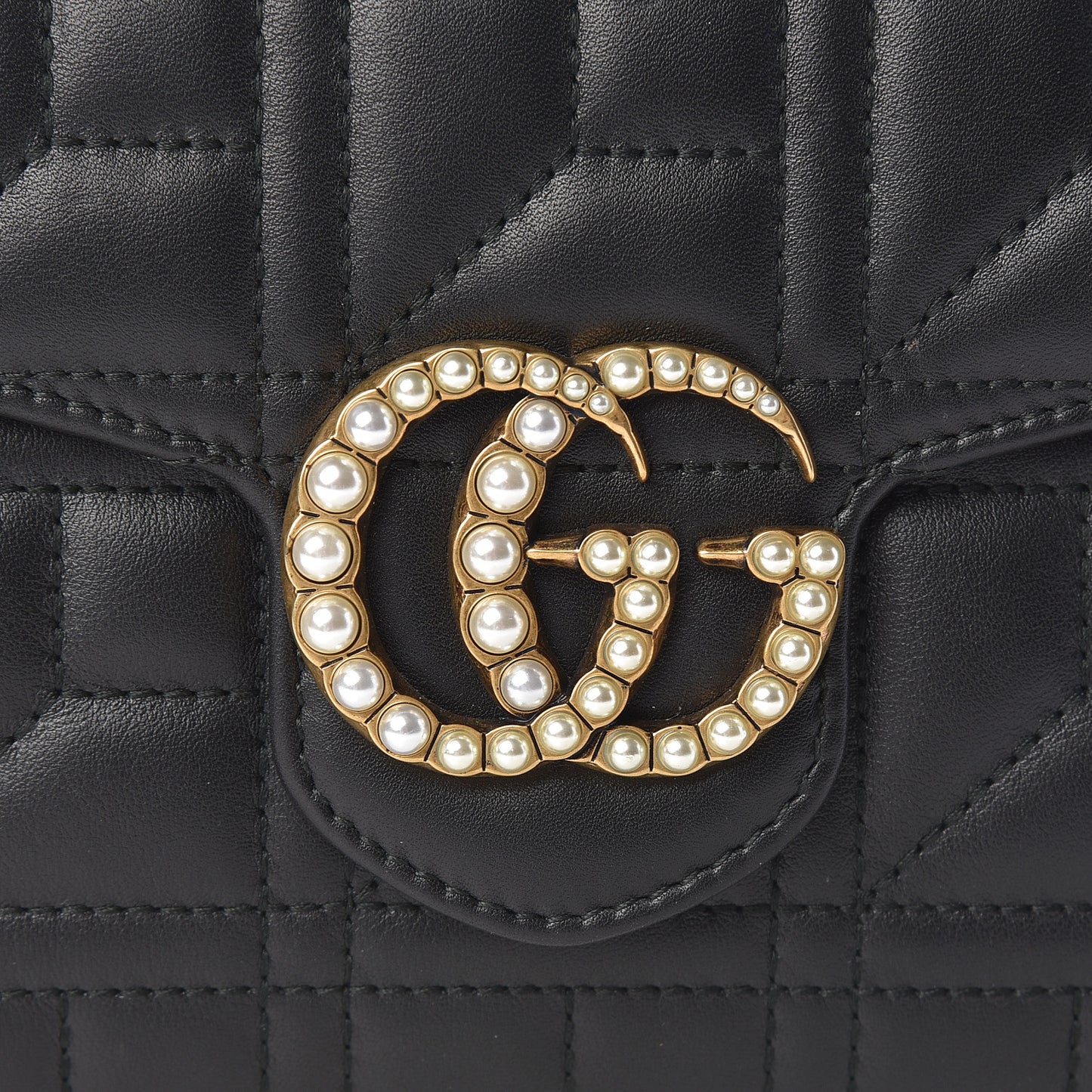 Calfskin Matelasse Mini Pearly GG Marmont Chain Wallet Black