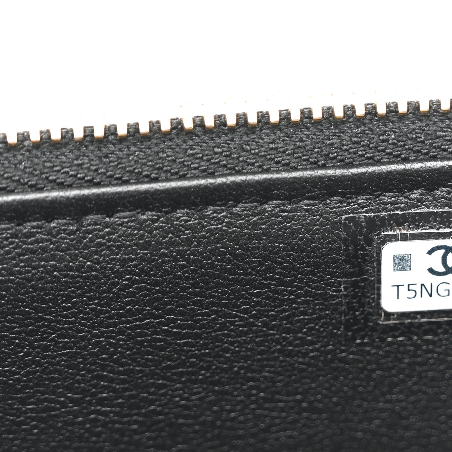 Shiny Lambskin Quilted Small Vanity Case With Chain Black