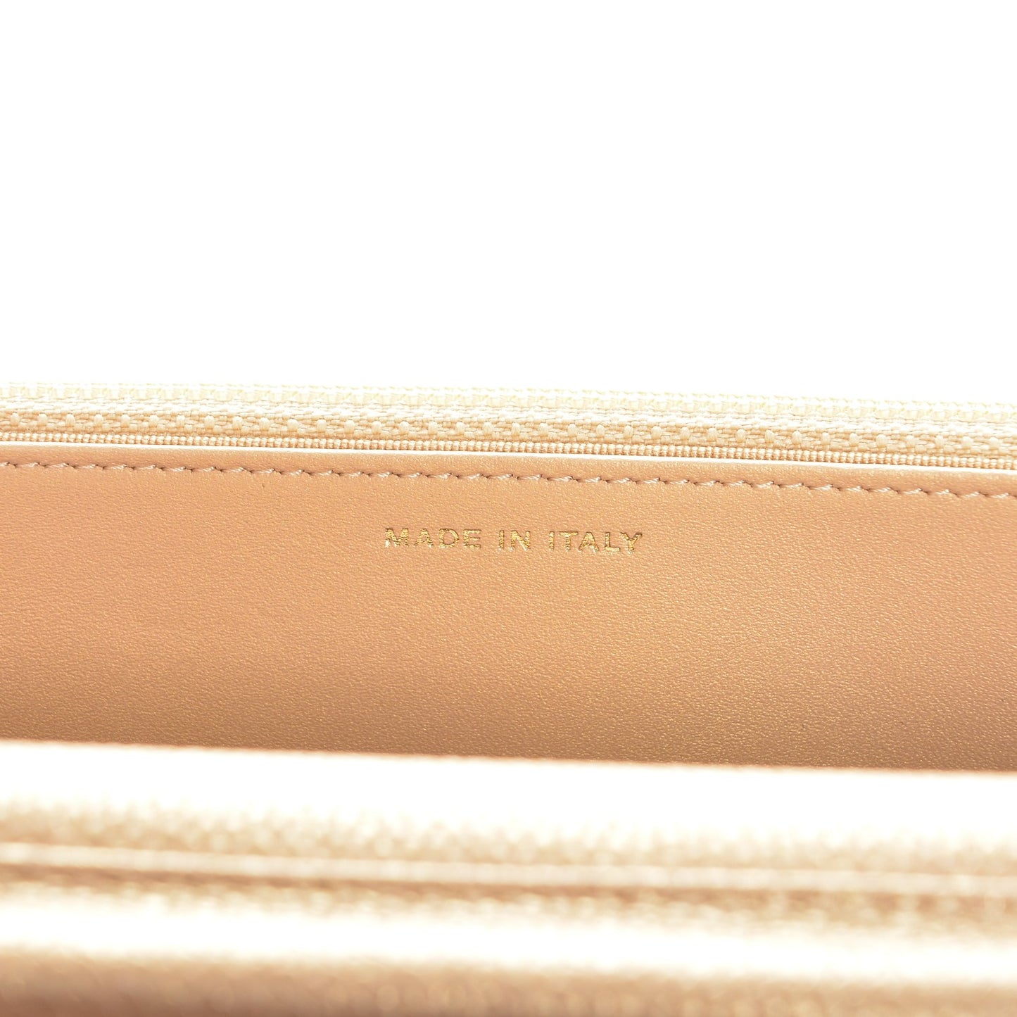 Pearly Caviar Quilted Wallet On Chain WOC Gold