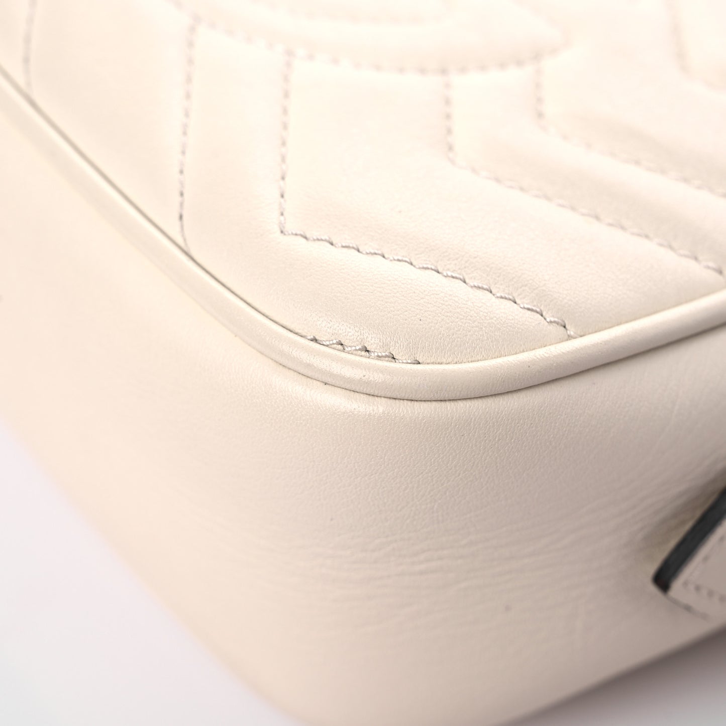 Calfskin Matelasse Mini GG Marmont Chain Shoulder Bag White
