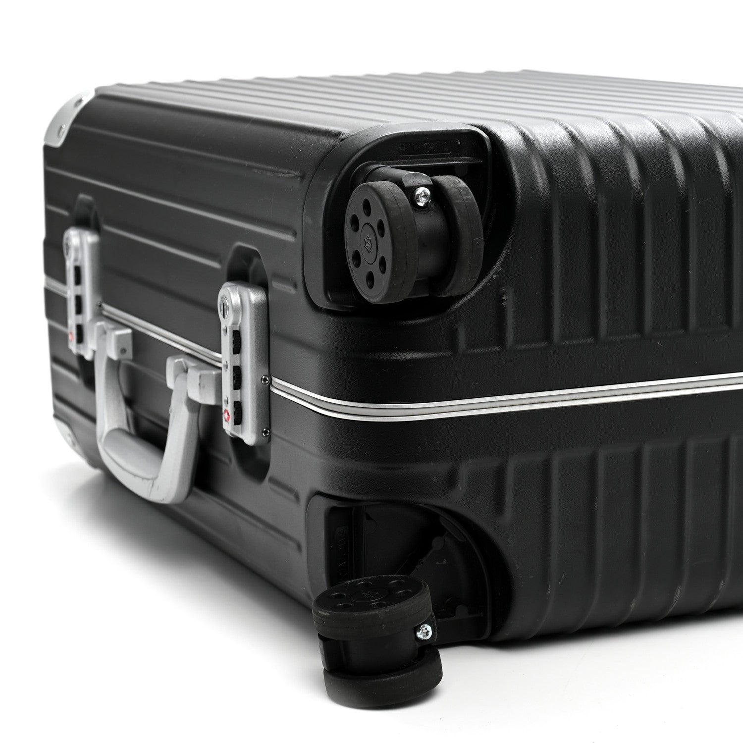 Rimowa Polycarbonate Aluminum Hybrid Cabin Matte Black 7 of 11