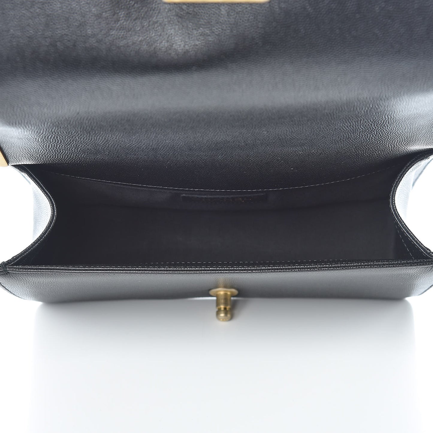 Caviar Quilted Medium Boy Flap Black