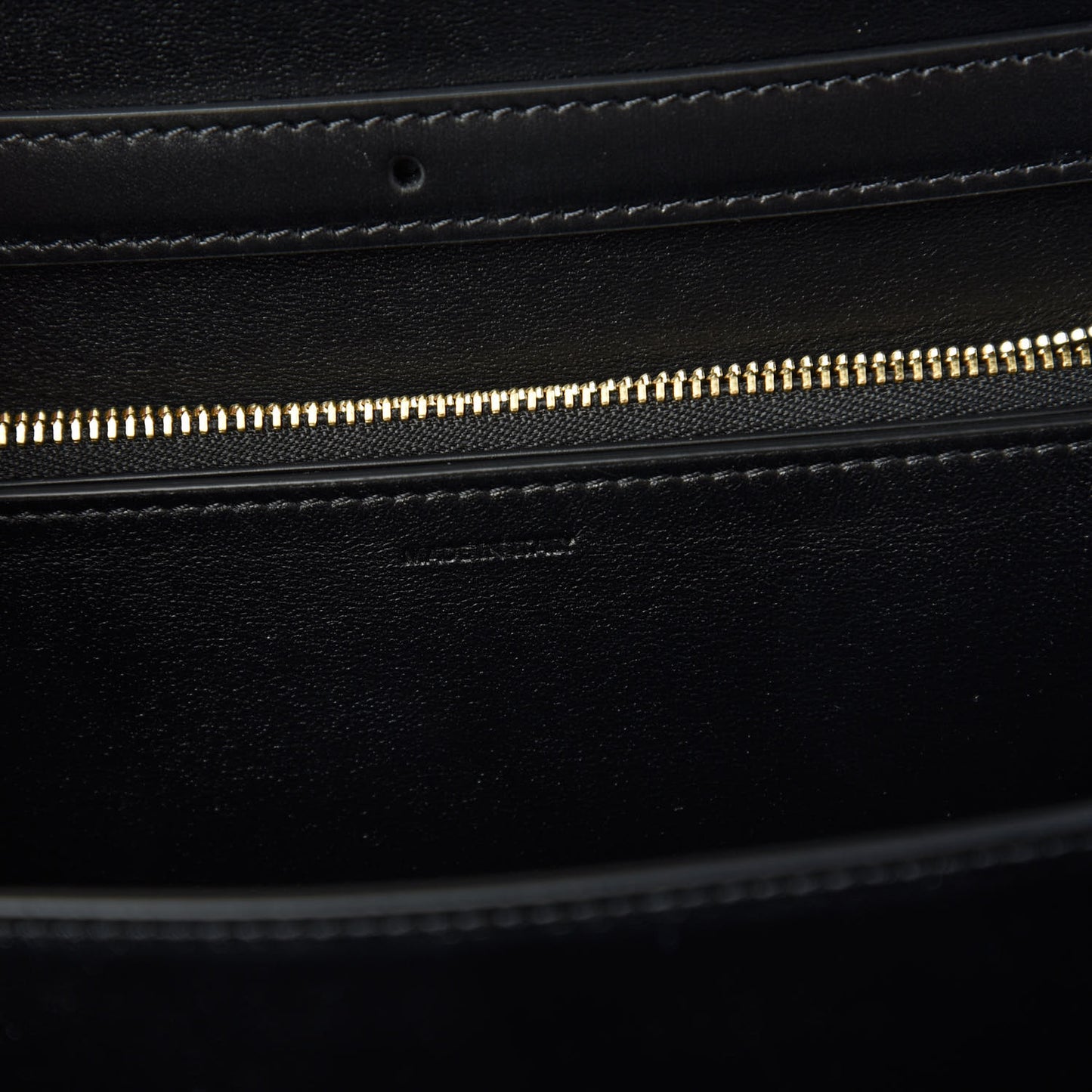 Box Calfskin Medium Classic Box Flap Black