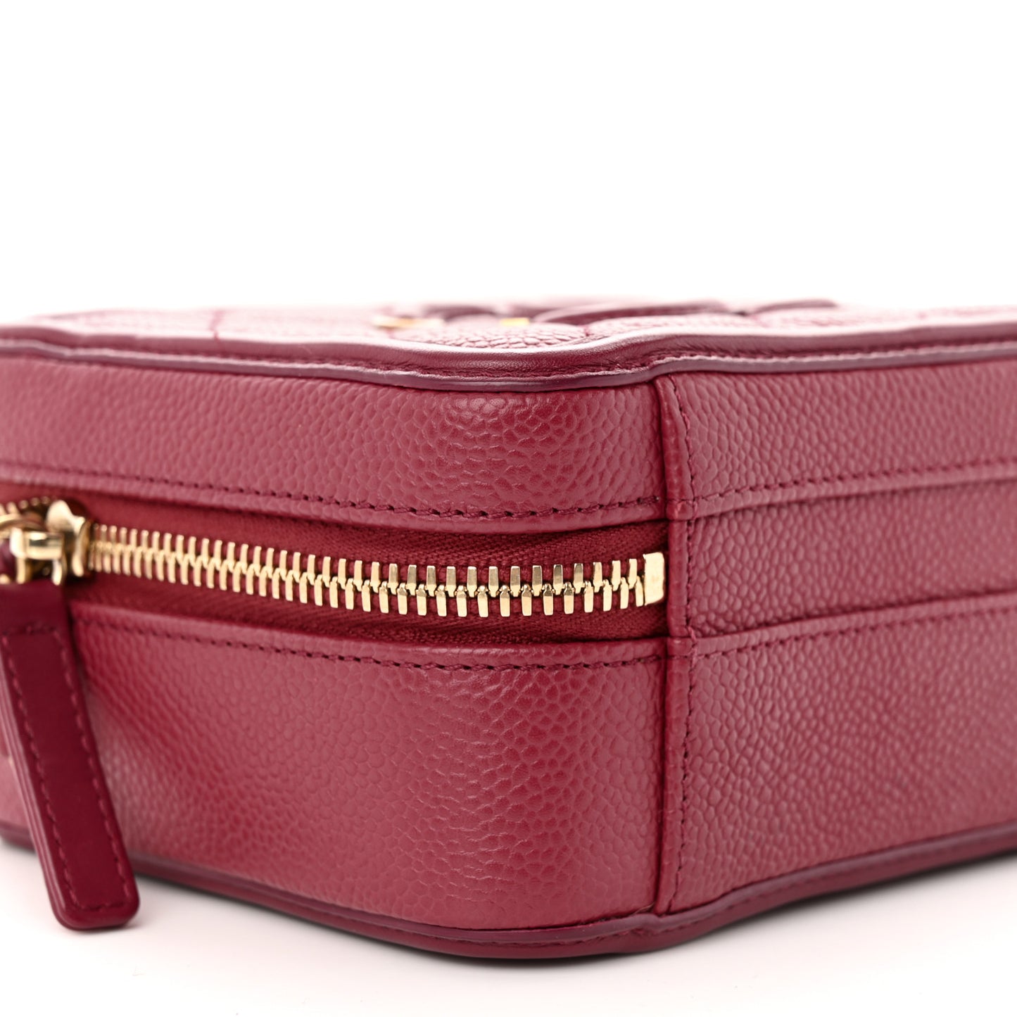 Caviar Quilted Small CC Filigree Vanity Case Burgundy