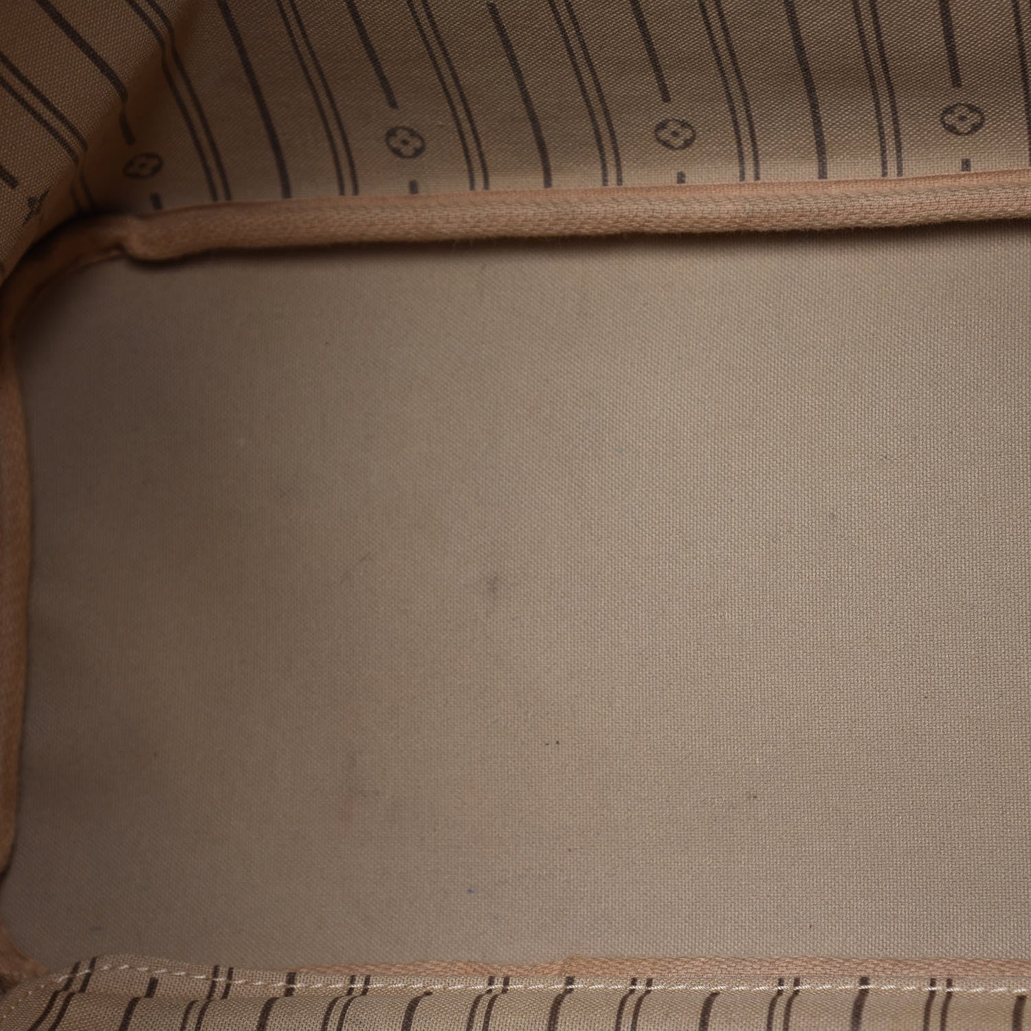 Louis Vuitton Monogram Neverfull MM 16 of 17