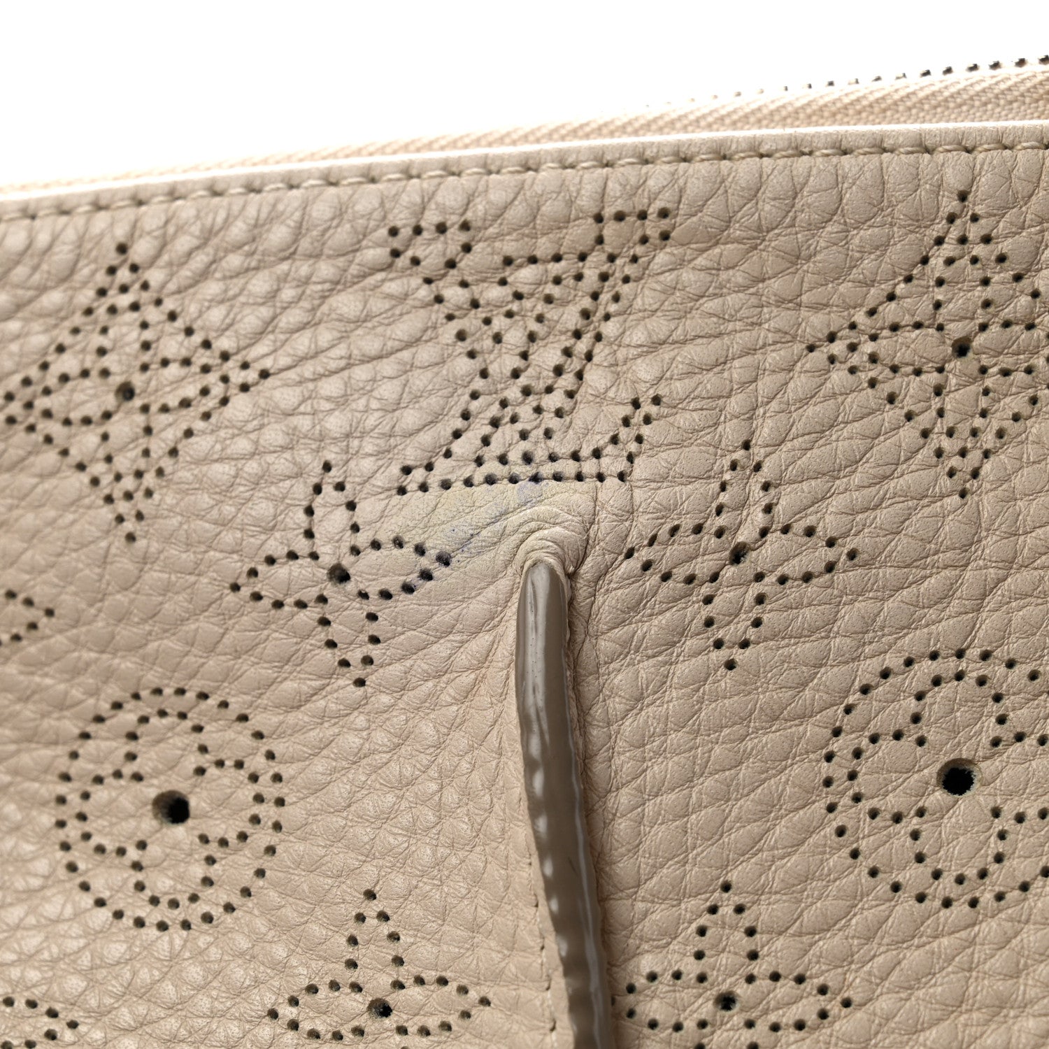 Louis Vuitton Mahina Selene PM  Ivory 15 of 16