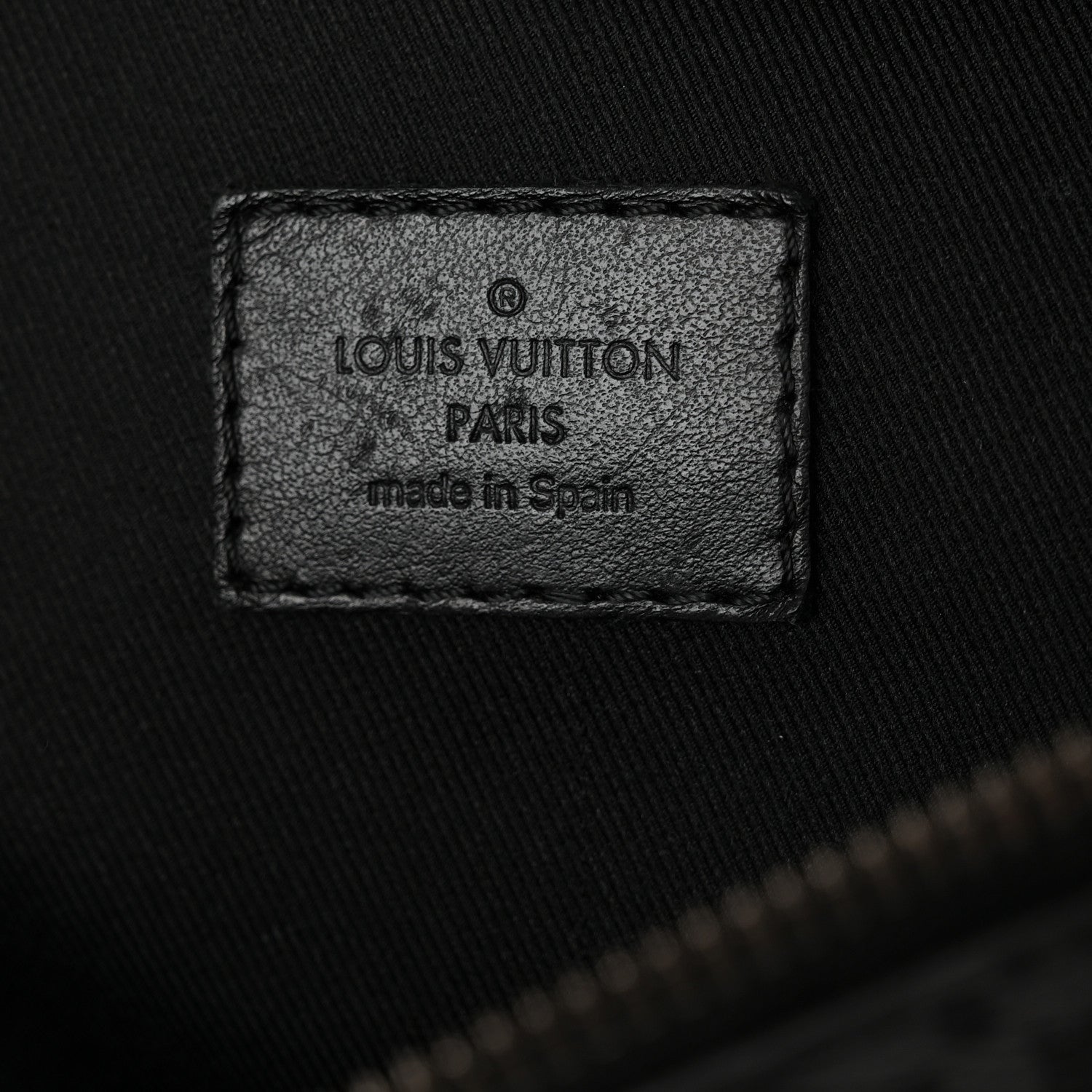 Louis Vuitton Monogram Eclipse Discovery Bumbag 6 of 10