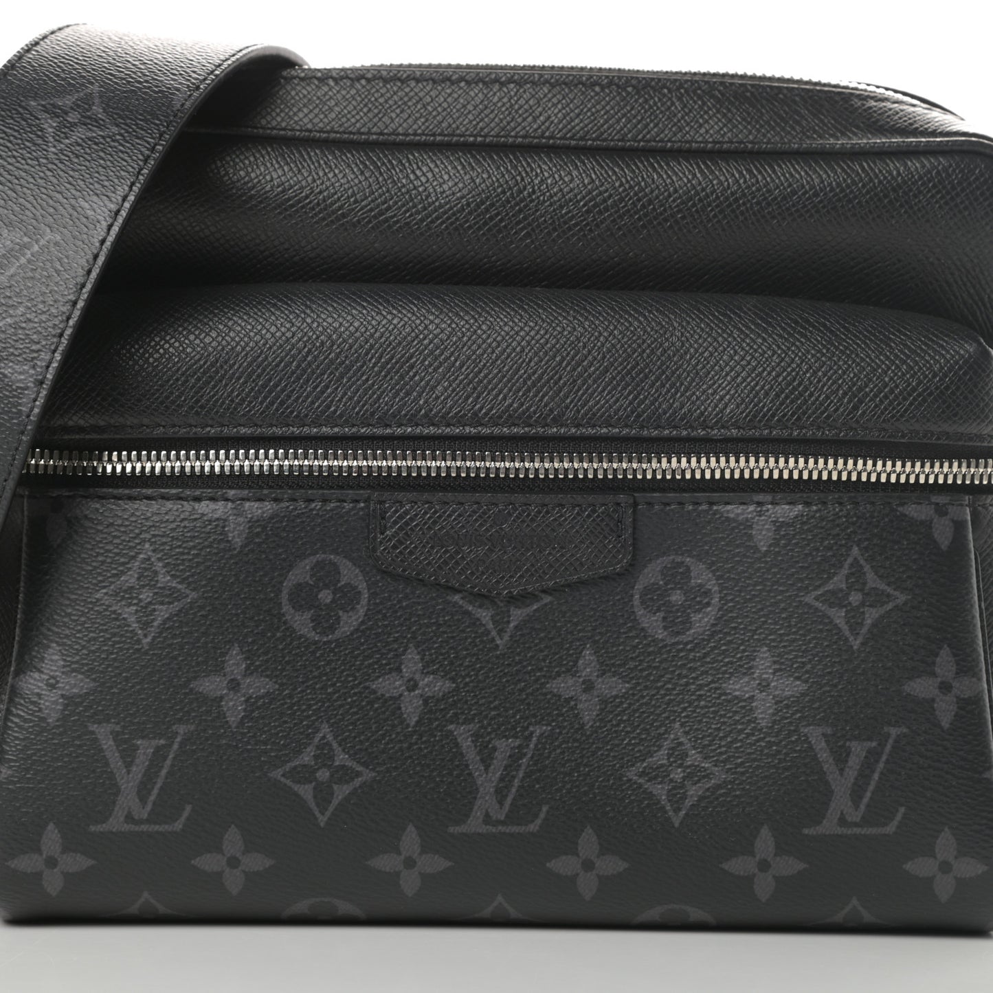 Taiga Monogram Eclipse Outdoor Messenger Black