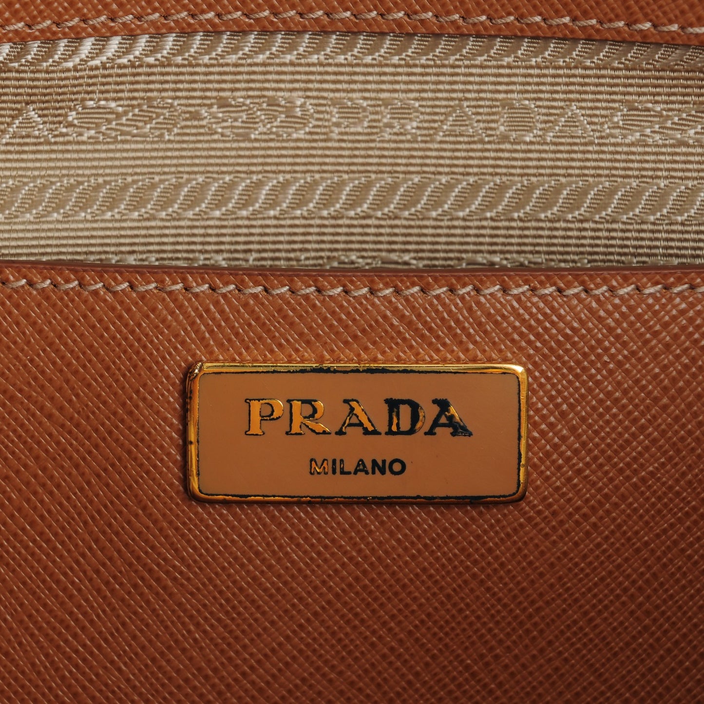 Saffiano Lux Extra Large Galleria Double Zip Tote Caramel