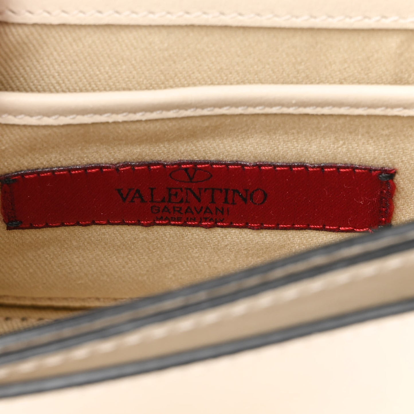 Vitello Rockstud Flap Crossbody Bag Light Ivory