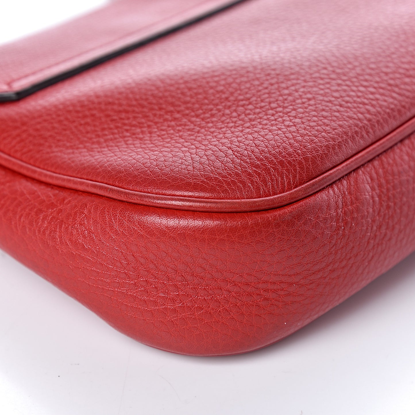 Pebbled Calfskin Medium Soho Flap Crossbody Tabasco Red