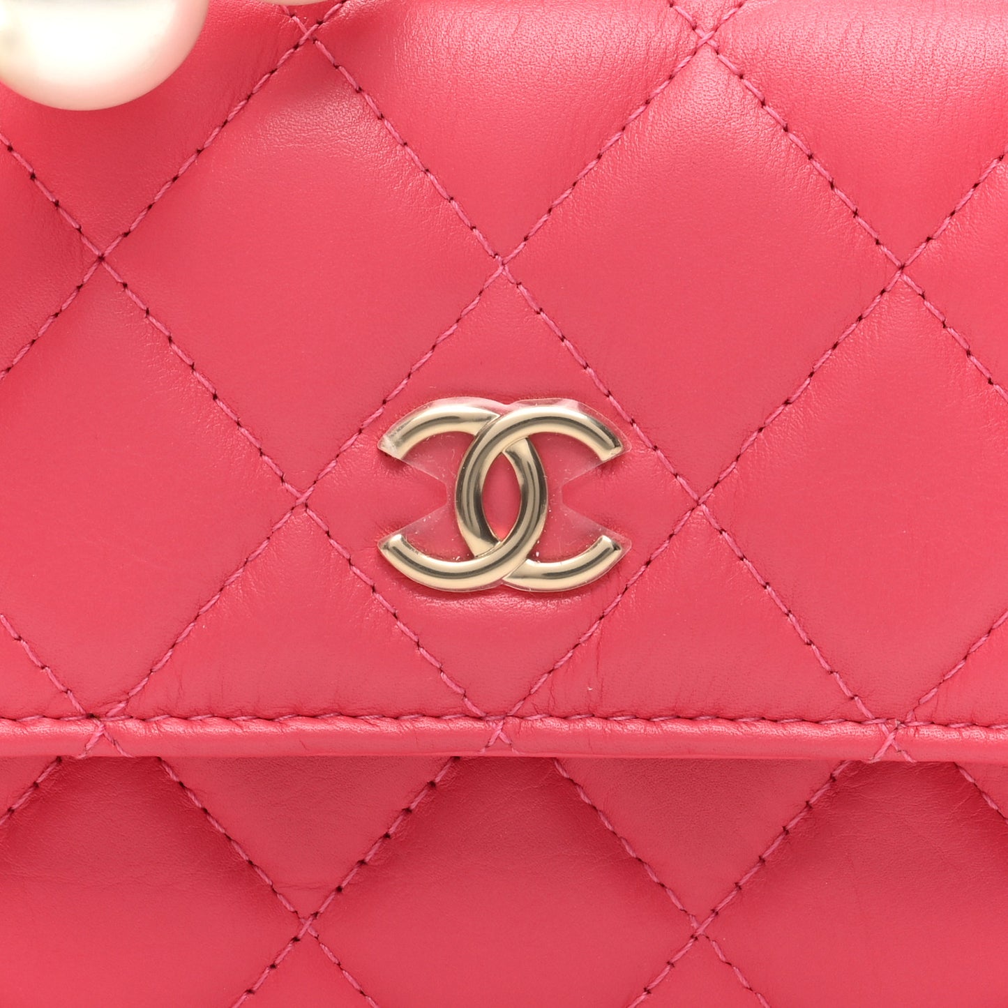 Calfskin Quilted Maxi Pearls Clutch With Chain Pink
