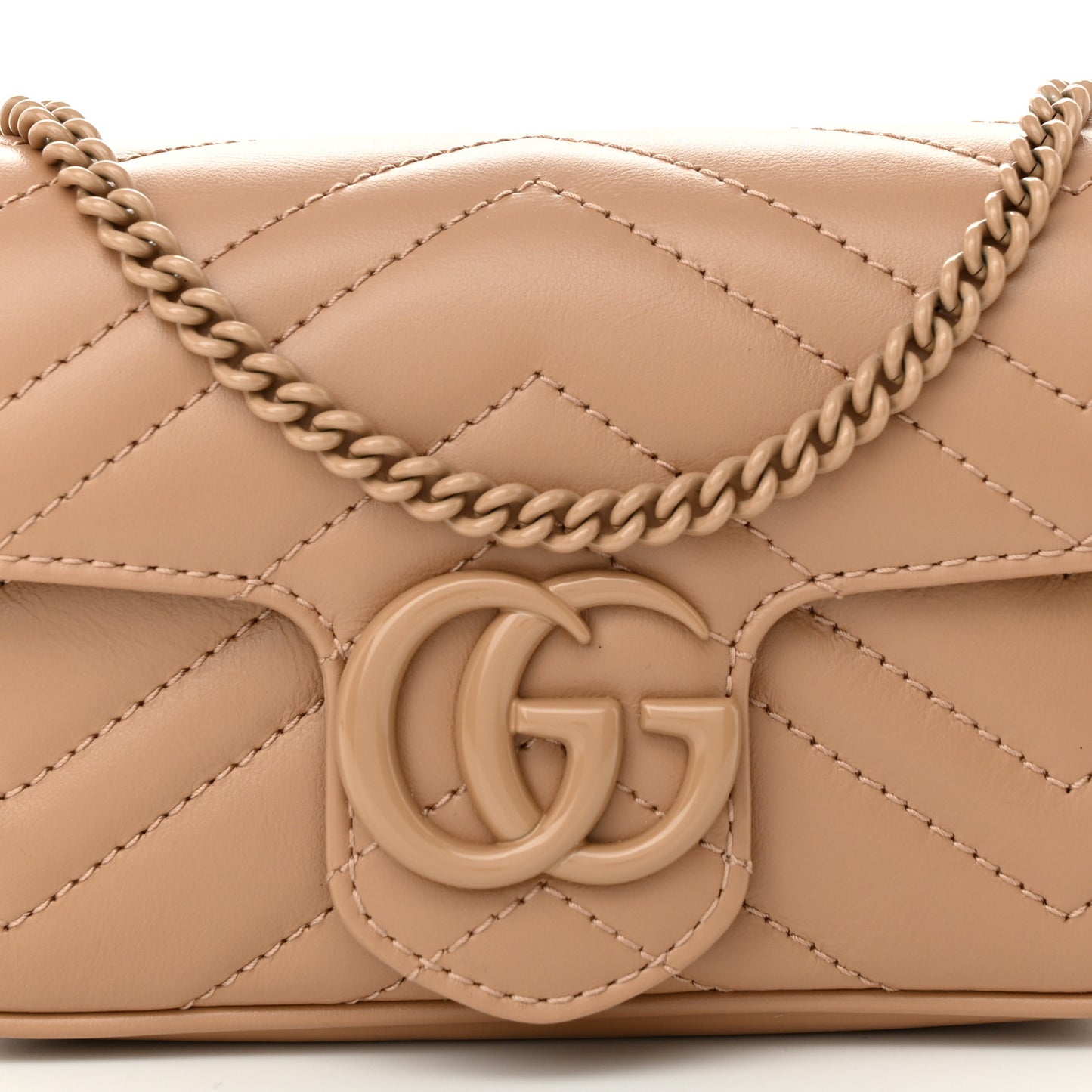 Calfskin Matelasse Monochrome Super Mini GG Marmont Shoulder Bag Camelia