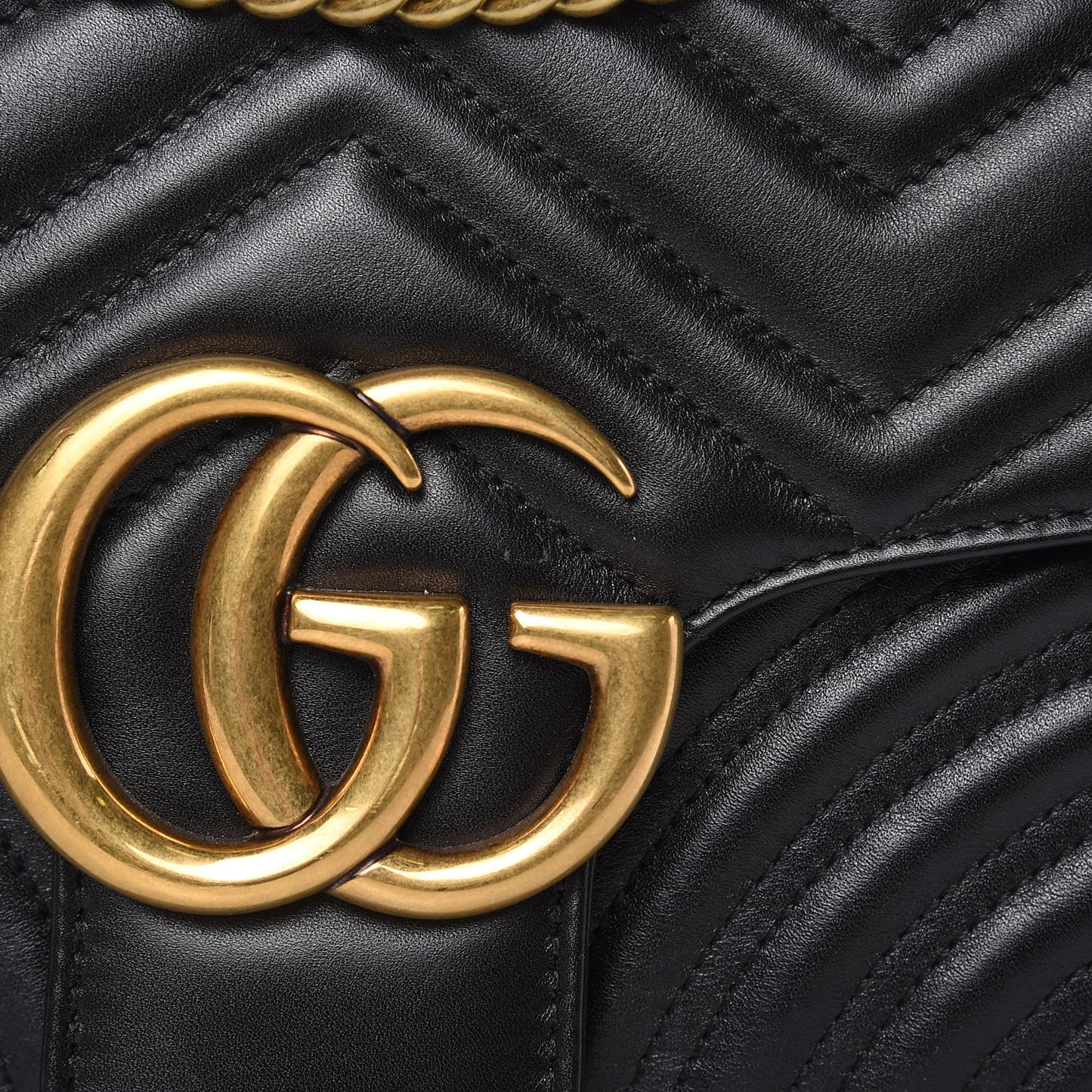 Calfskin Matelasse Medium GG Marmont Shoulder Bag Black