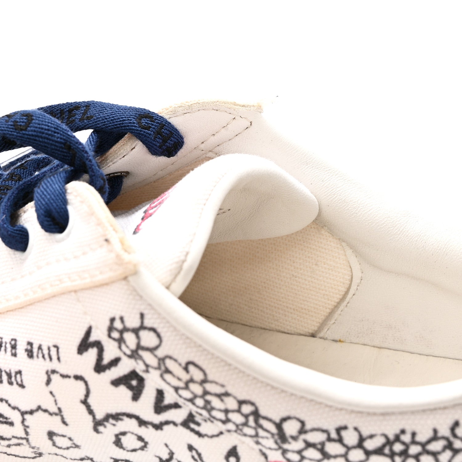 CHANEL 38ハーフ Chanel X PHARRELL WILLIAMS Canvas Womens Sneakers 38 White