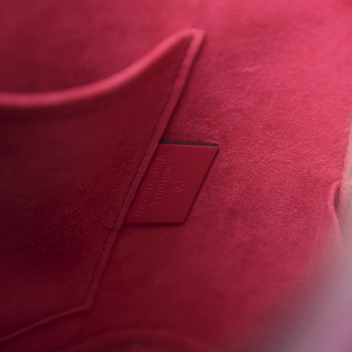 Epi Alma PM Hot Pink