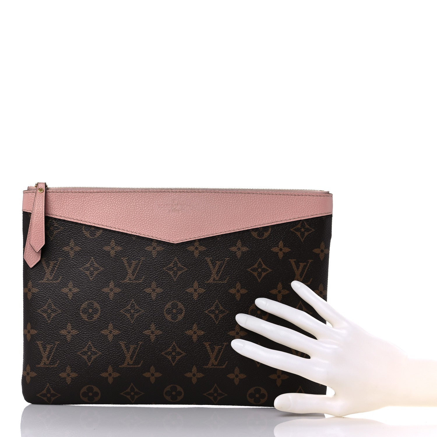 Louis Vuitton Monogram Daily Pouch Rose Poudre 2 of 15