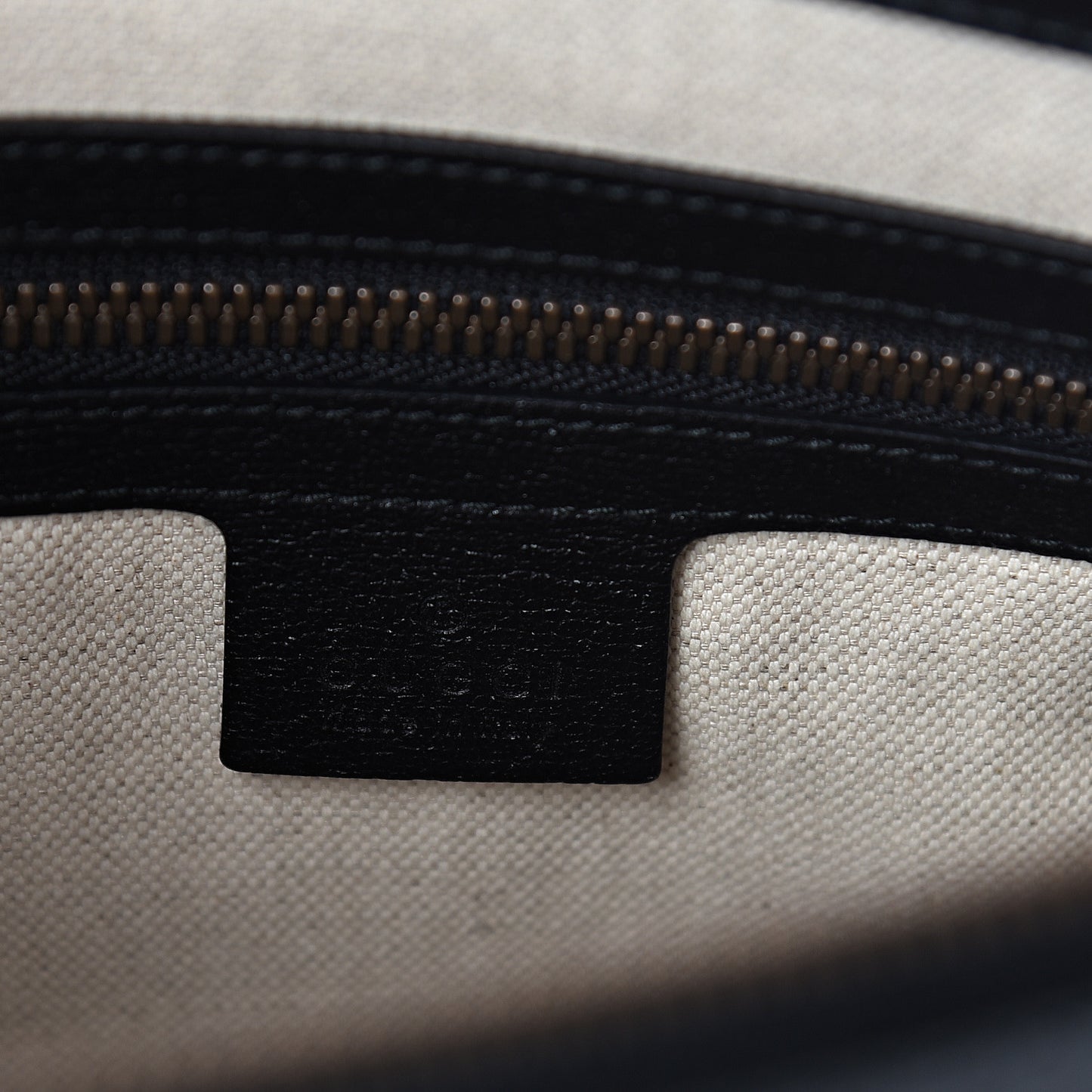 Grained Calfskin Bee Star Messenger Black