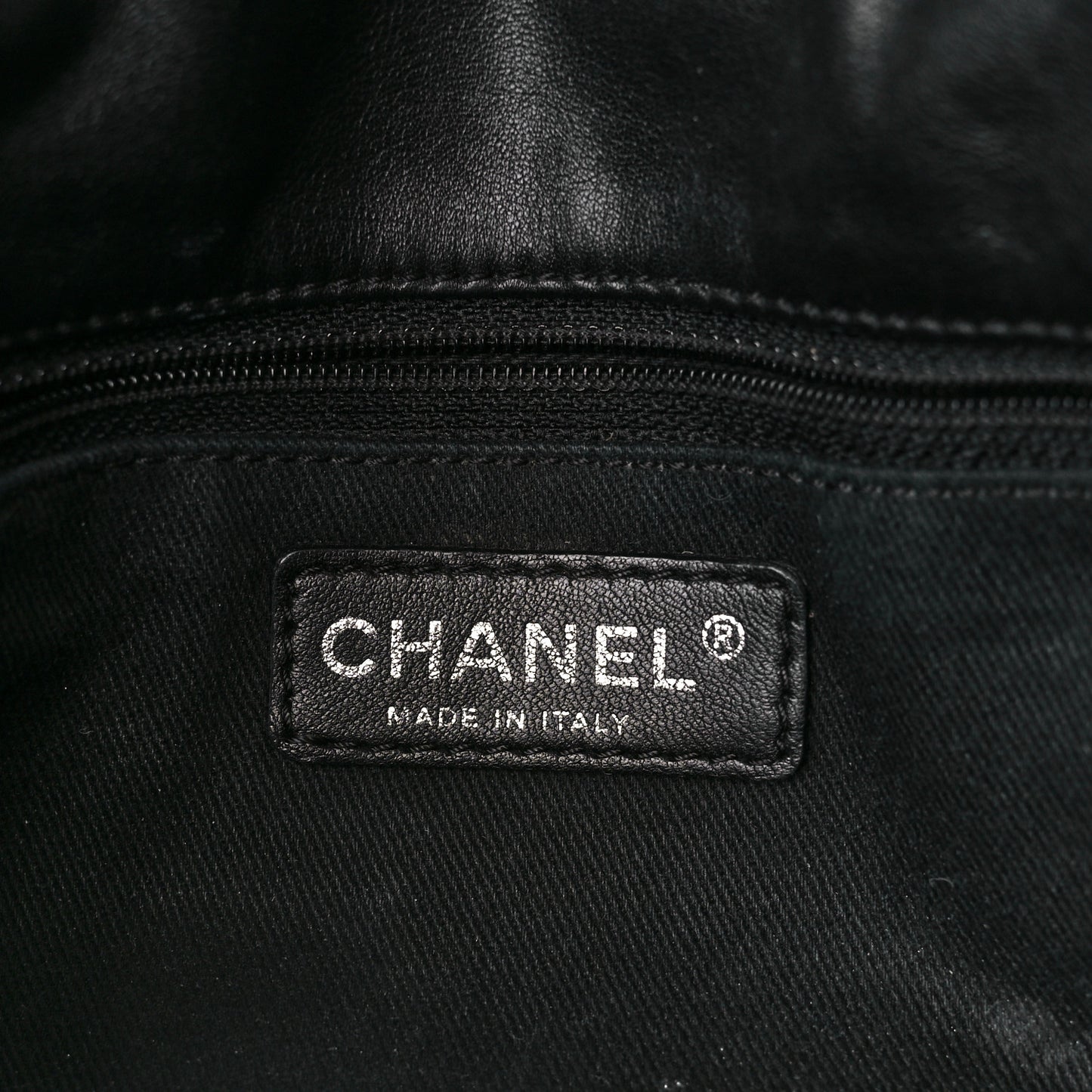 Calfskin Stitched Expandable Flap Black