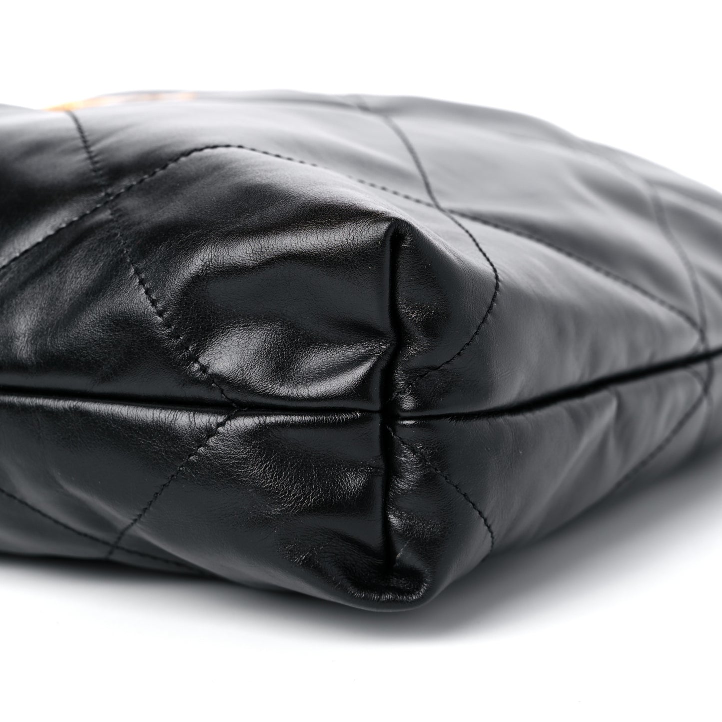 Shiny Calfskin Quilted Chanel 22 Black