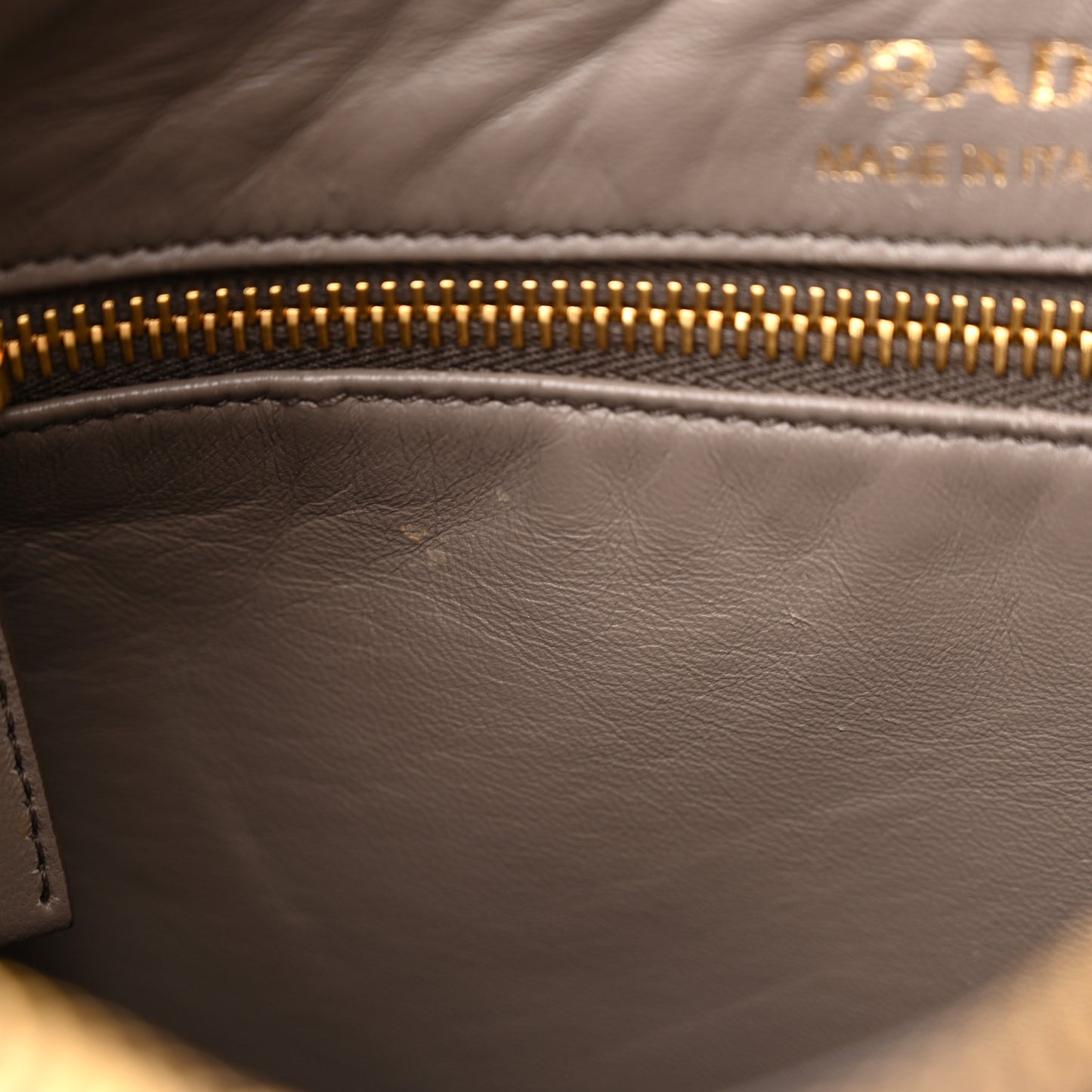 Vitello Daino Soft Large Zippered Messenger Hobo Argilla