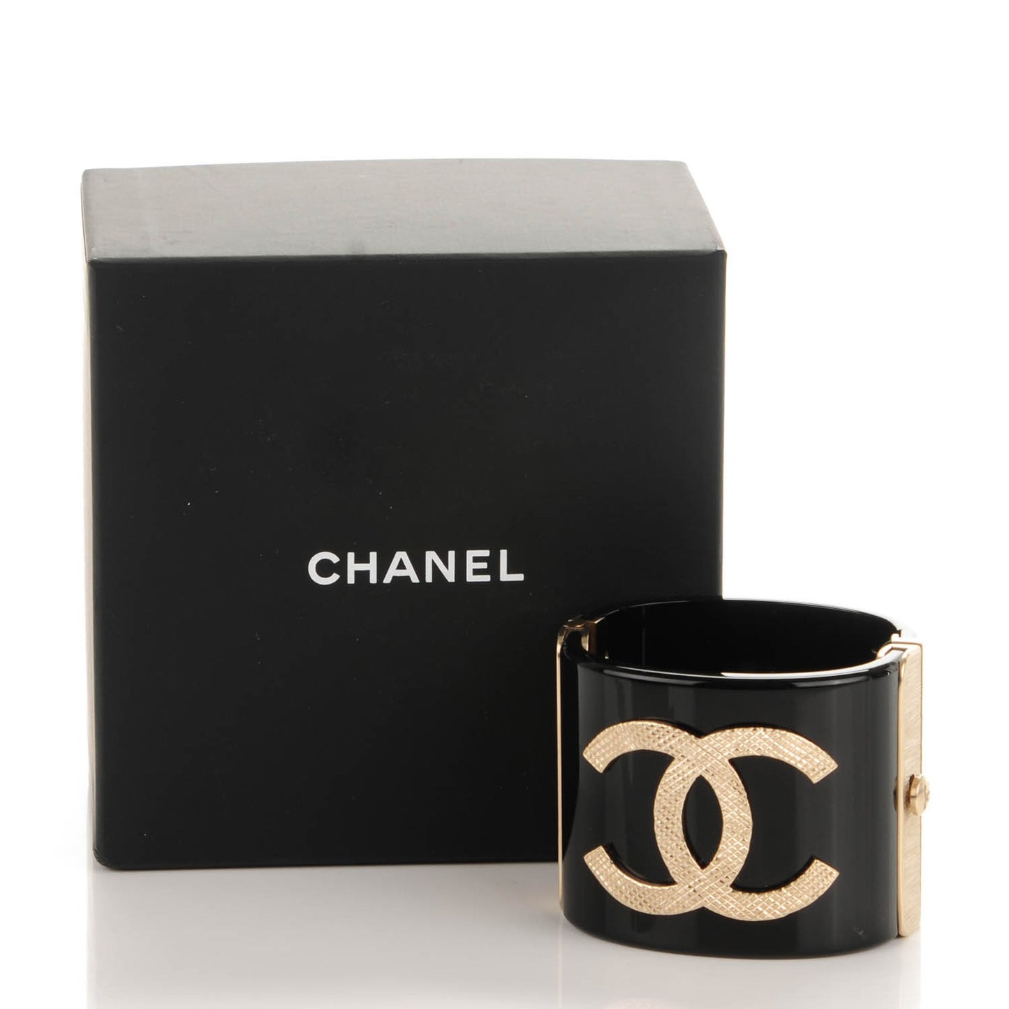 Resin Quilted CC Cuff Black Gold