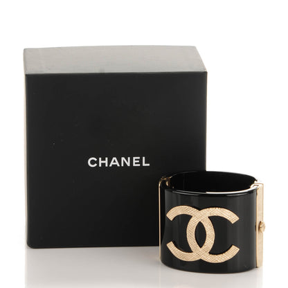 Chanel Resin Quilted CC Cuff Black Gold 6 of 6