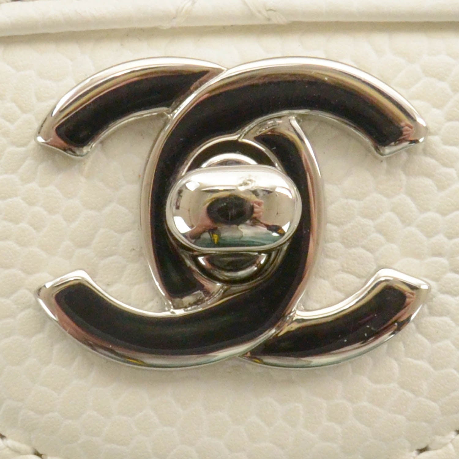 Chanel Caviar East West Flap White 5 of 9