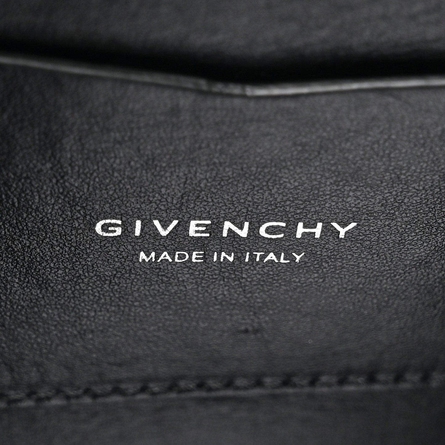 Smooth Calfskin Small Soft Antigona Black