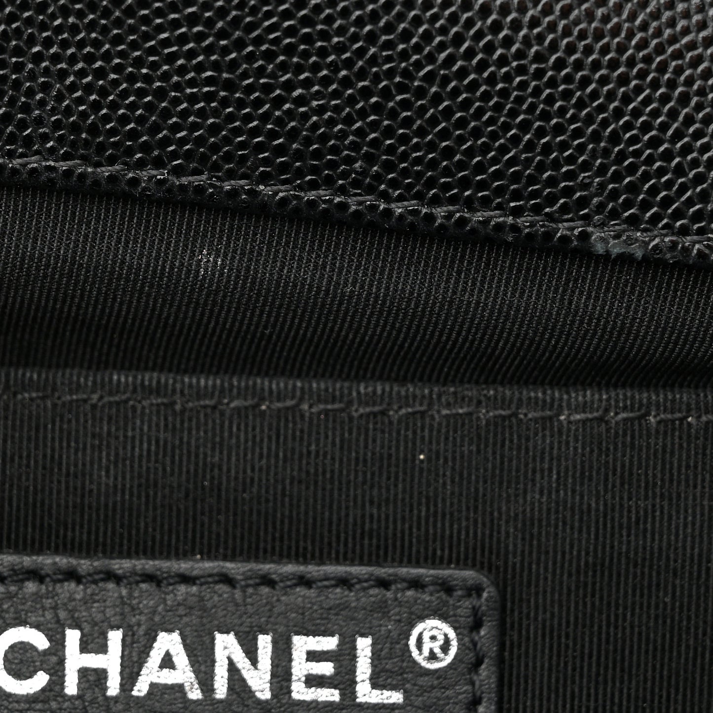 Caviar Quilted Medium Boy Flap Black