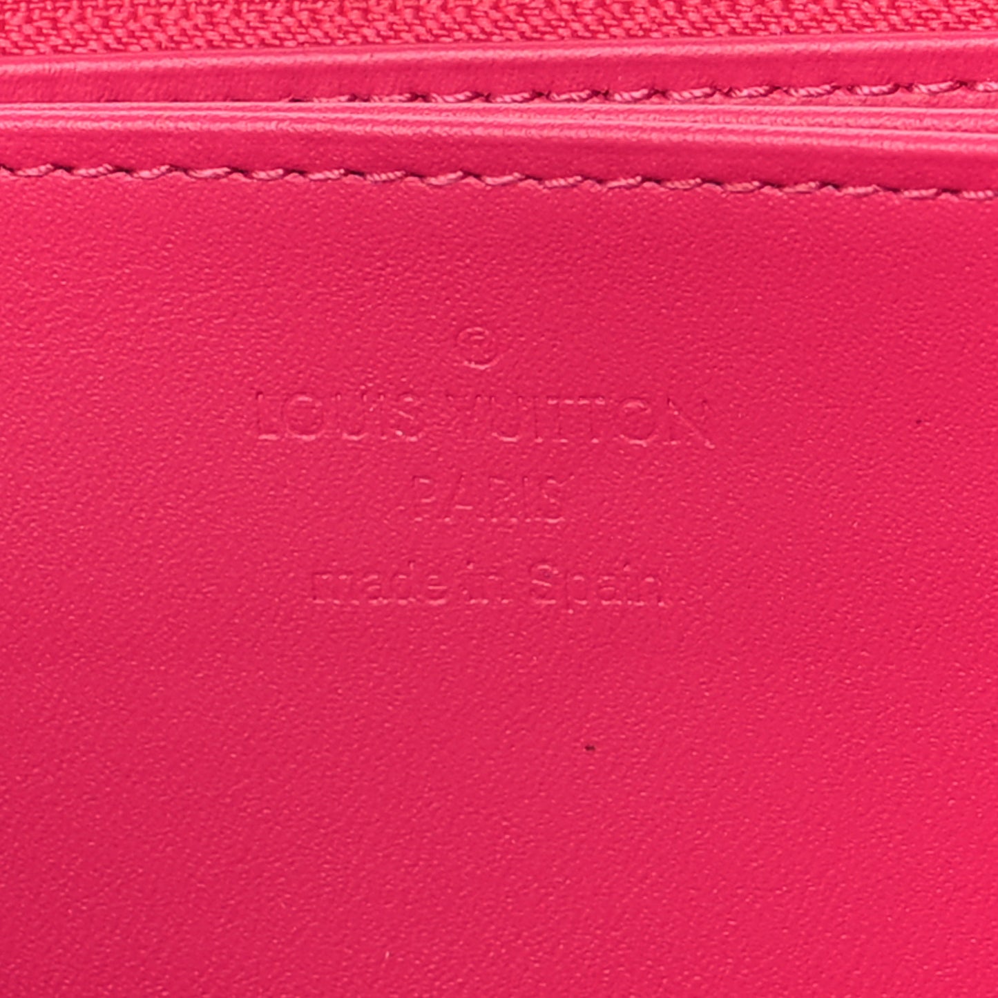 Vernis Valentine Zippy Wallet Fuchsia