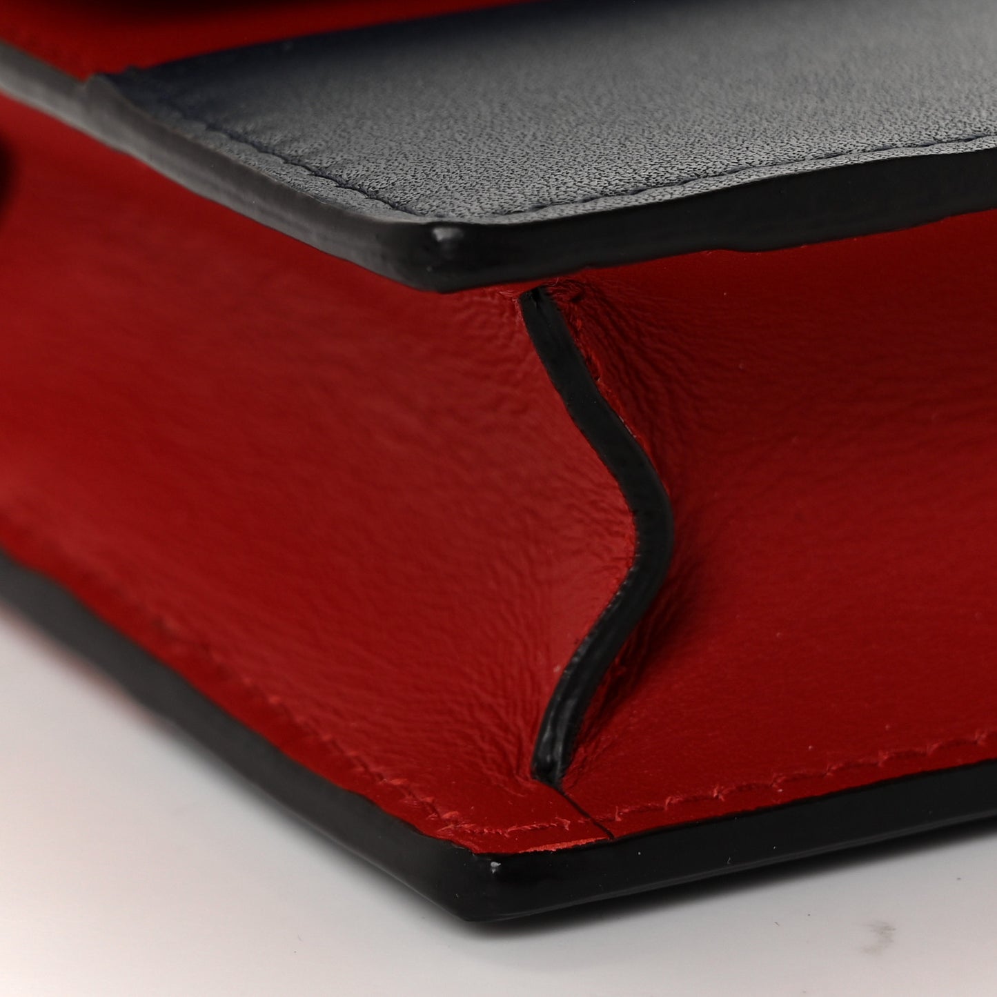 Calfskin Queen Margaret Chain Wallet Blue Agata Hibiscus Red Mystic White