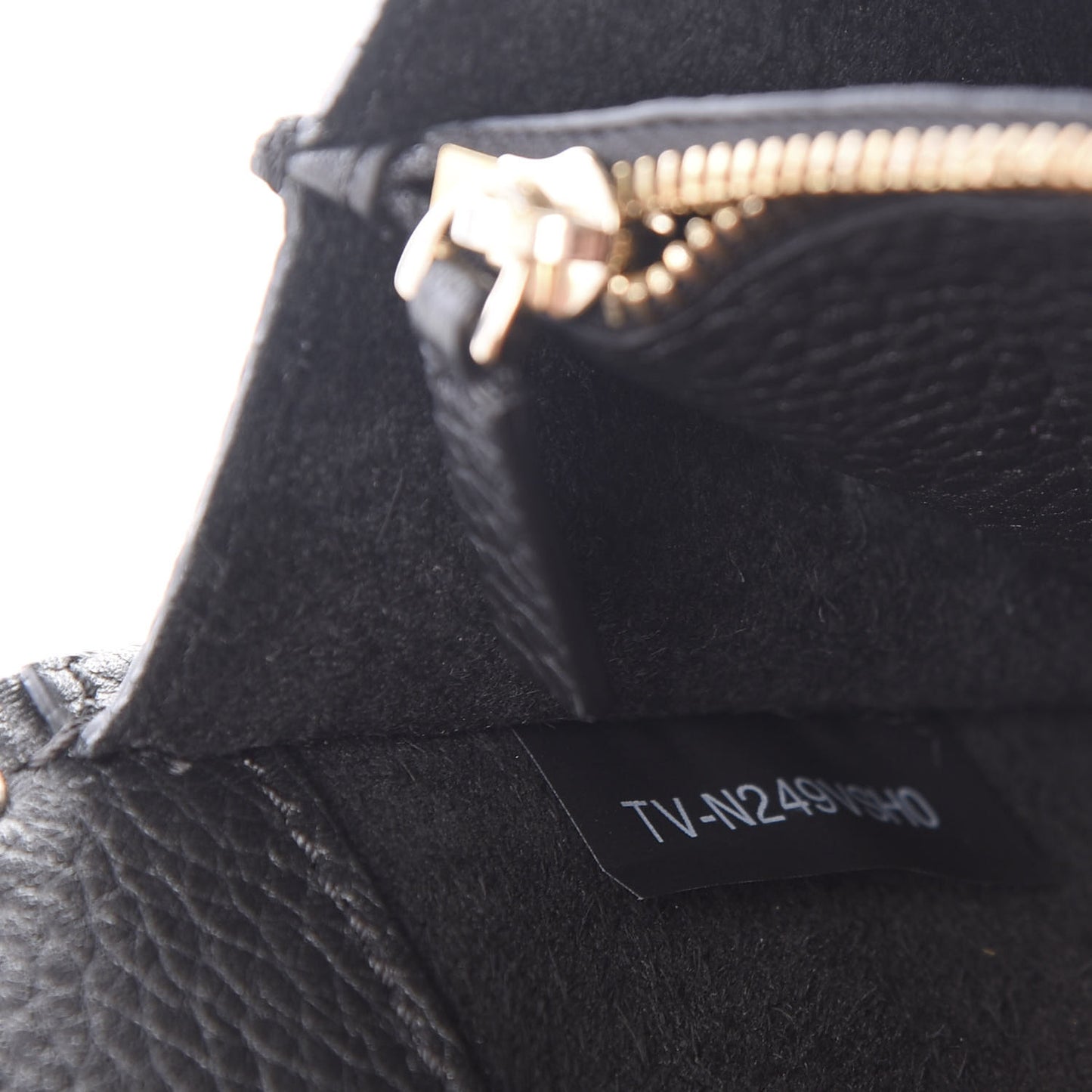Pebbled Calfskin Rockstud Wallet on Chain Black