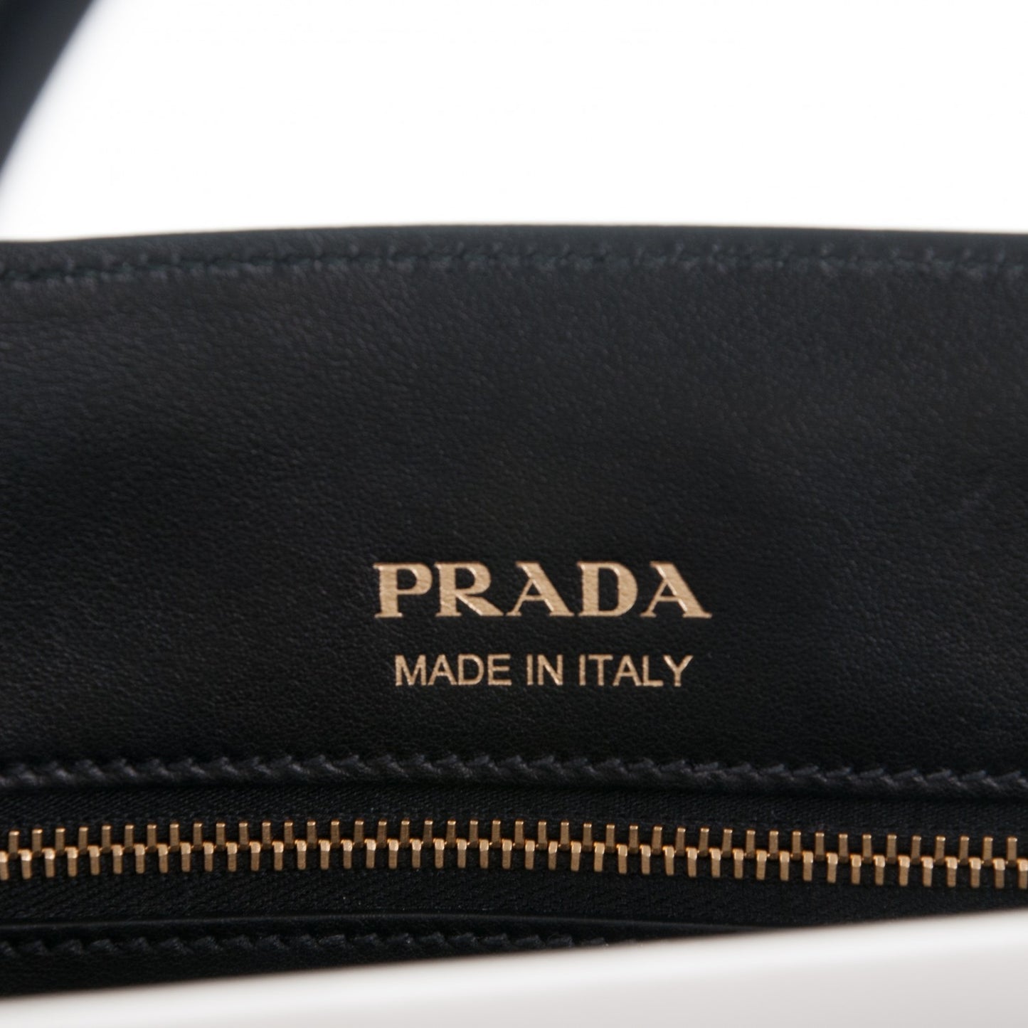 Saffiano City Calfskin Medium Bibliothèque Top Handle Nero Black Bianco