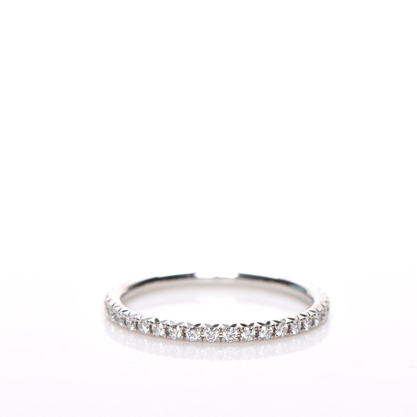 18K White Gold Diamond Metro Ring 4
