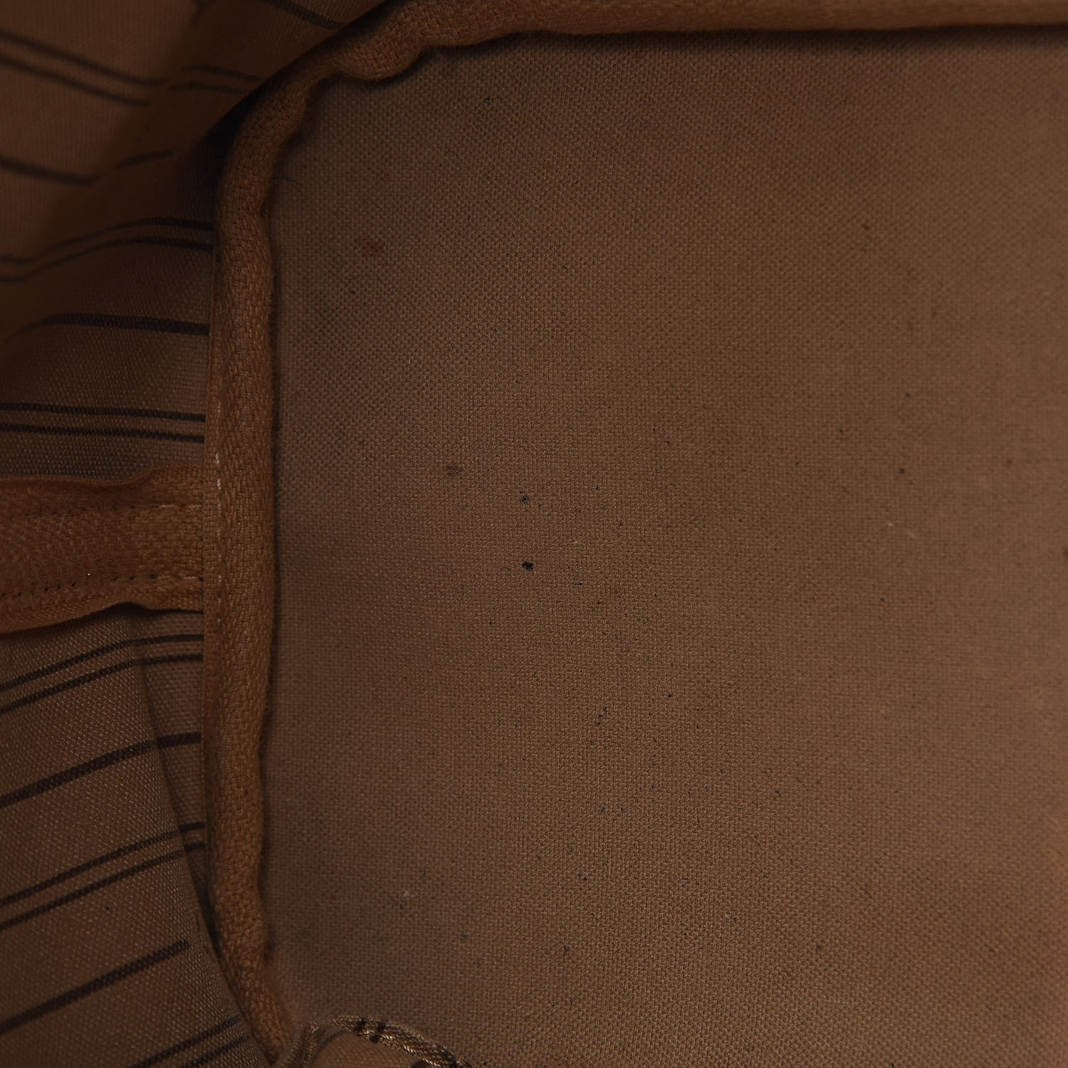 Louis Vuitton Monogram Neverfull MM 9 of 19