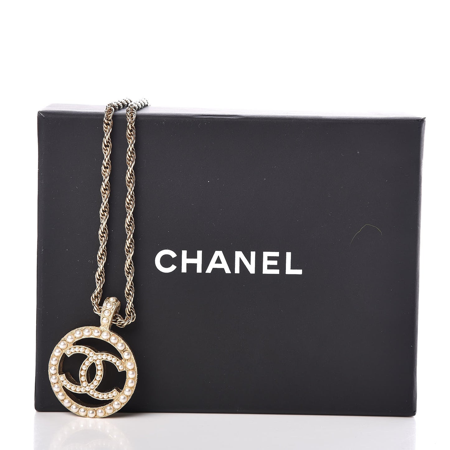 Pearl CC Medallion Necklace Gold