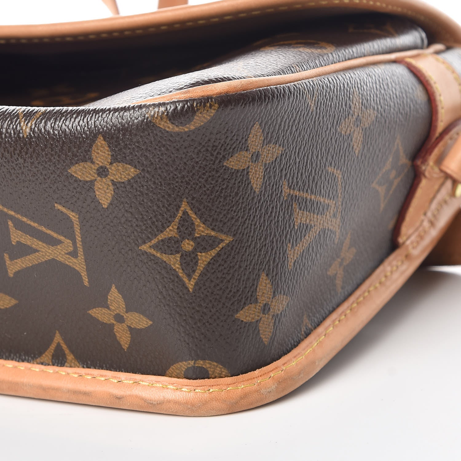 Louis Vuitton Monogram Sologne 11 of 15